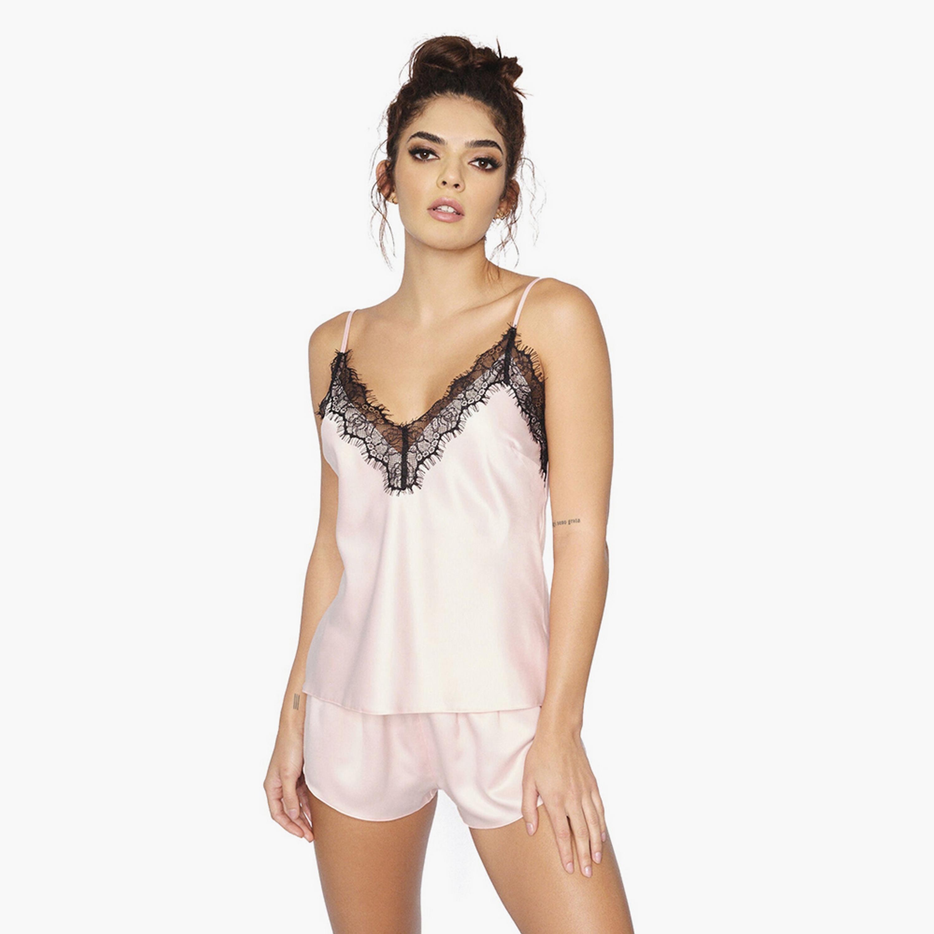 طقم من قطعتين كامي وشورت دانتيل نسائي من آن سمرز-women-clothing-nightwear-pyjamas-shortsets-image-1
