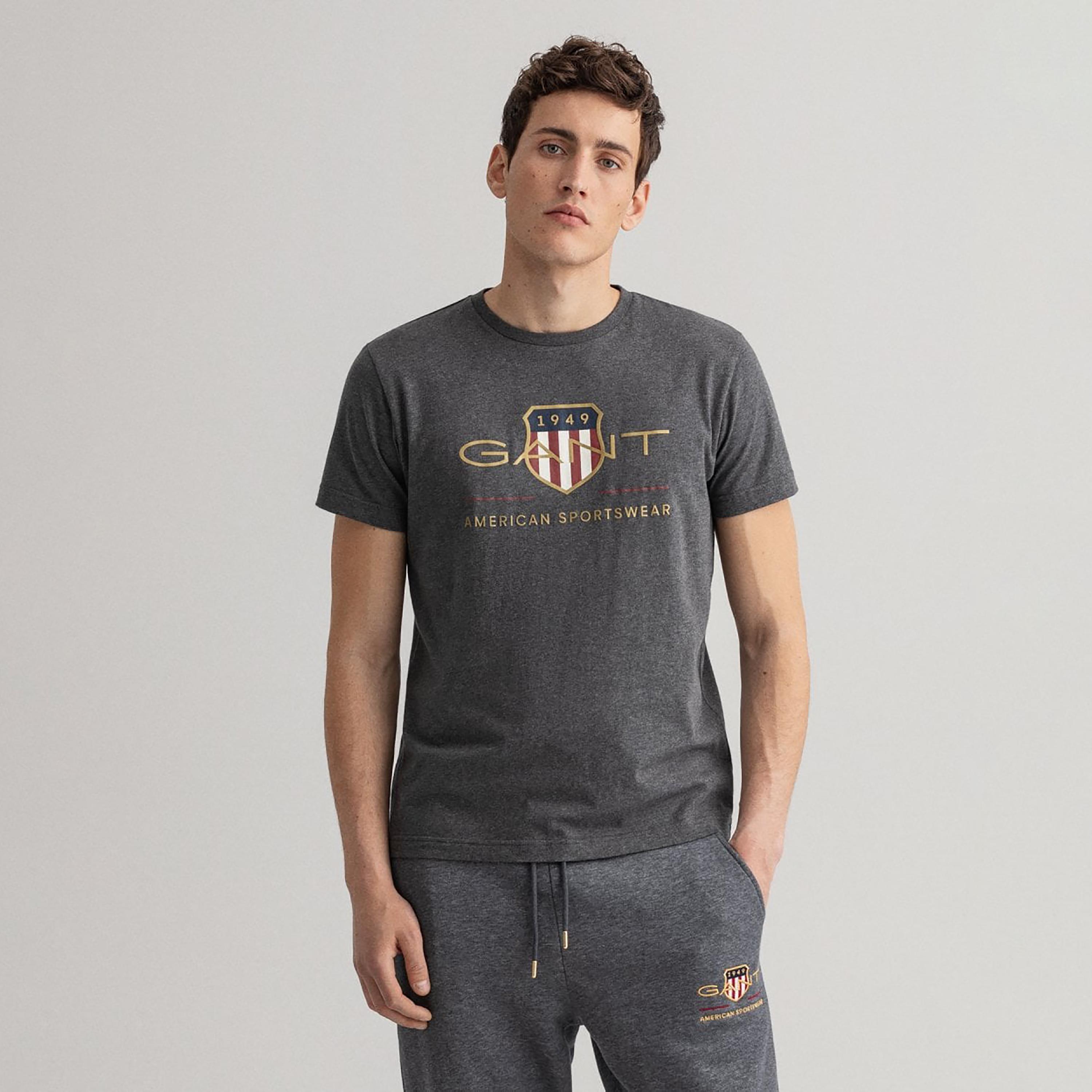 تي-شيرت من جانت لوجو طباعة طاقم الرقبة بأكمام قصيرة ورقبة دائرية-men-clothing-tshirtsandpolos-tshirts-image-1