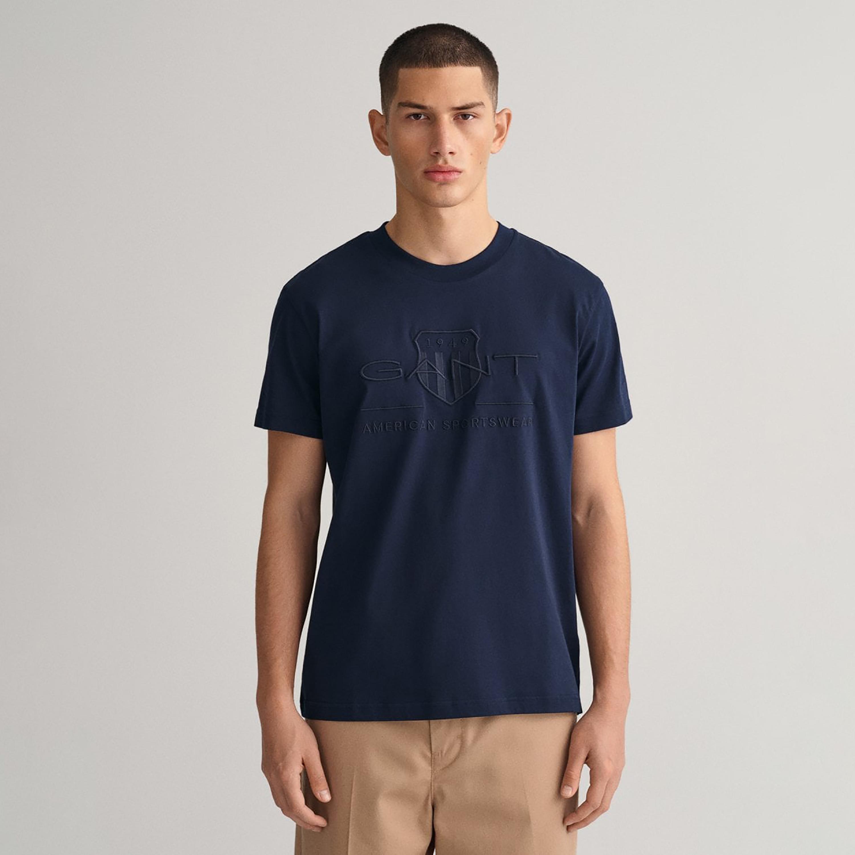 تيشيرت رجالي بياقة دائرية وأكمام قصيرة وشعار مطرز من جانت.-men-clothing-tshirtsandpolos-tshirts-image-1