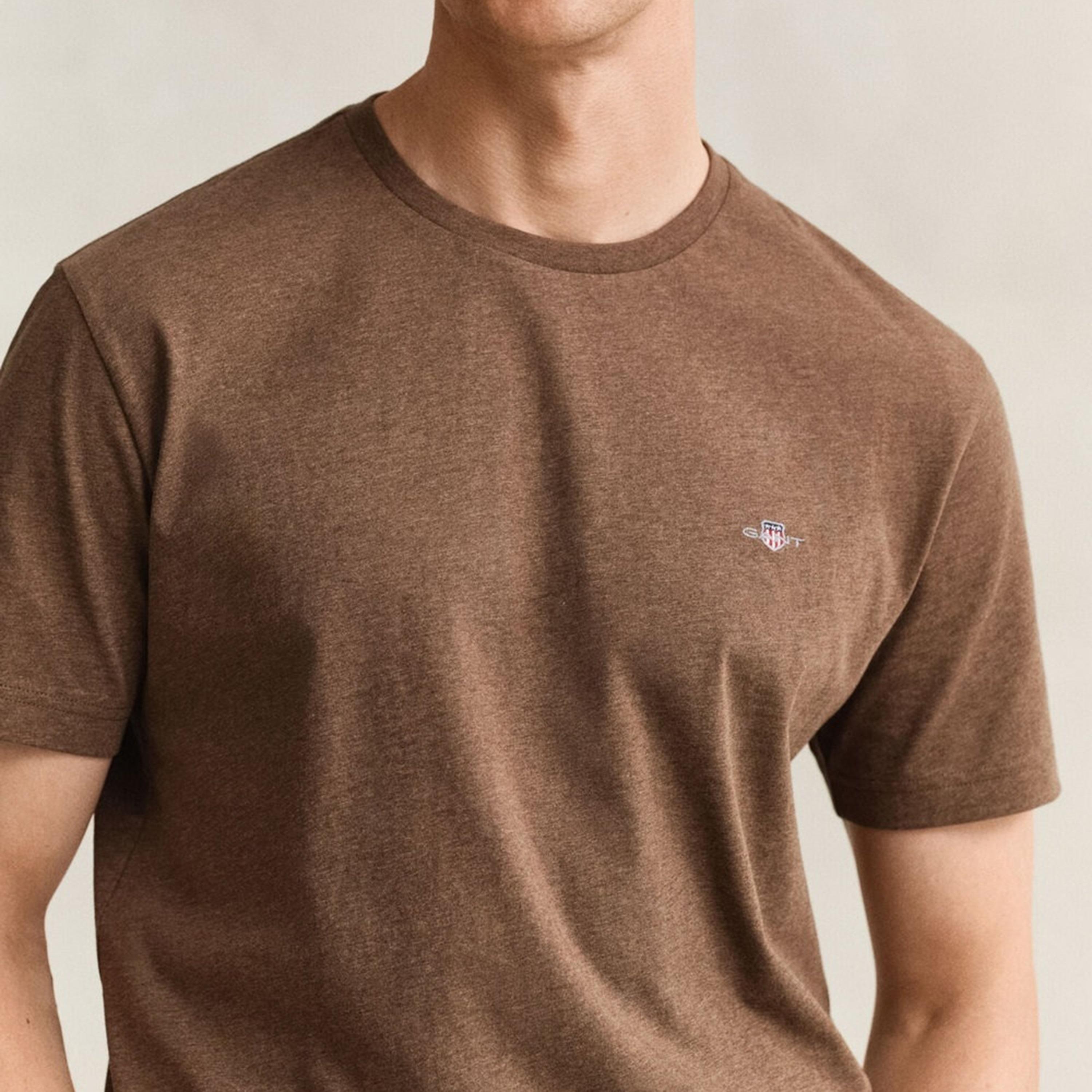تيشيرت بياقة ضيقة وأكمام قصيرة وشعار من جانت-men-clothing-tshirtsandpolos-tshirts-image-3