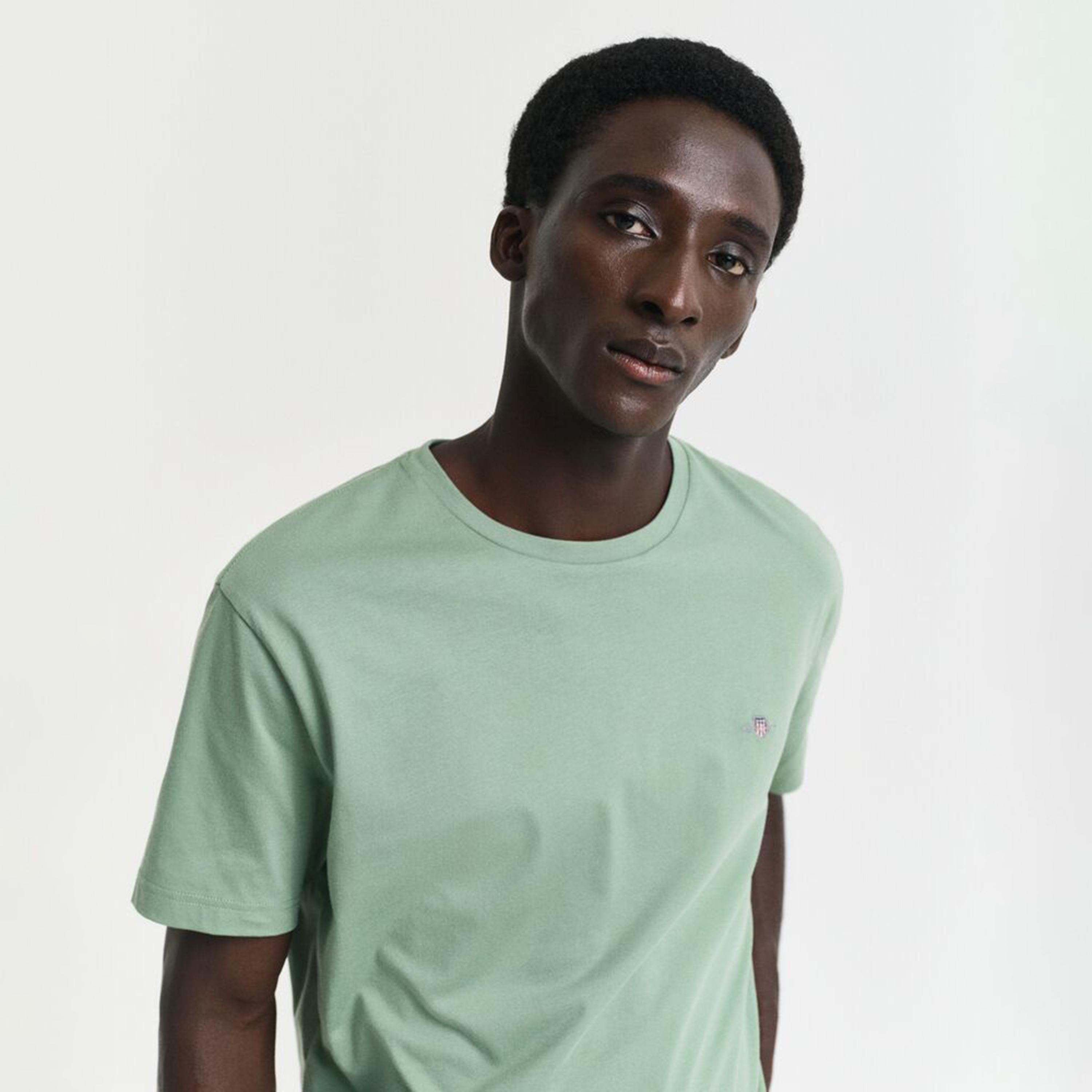 تيشيرت رجالي بياقة دائرية وأكمام قصيرة وسادة من جانت.-men-clothing-tshirtsandpolos-tshirts-image-3