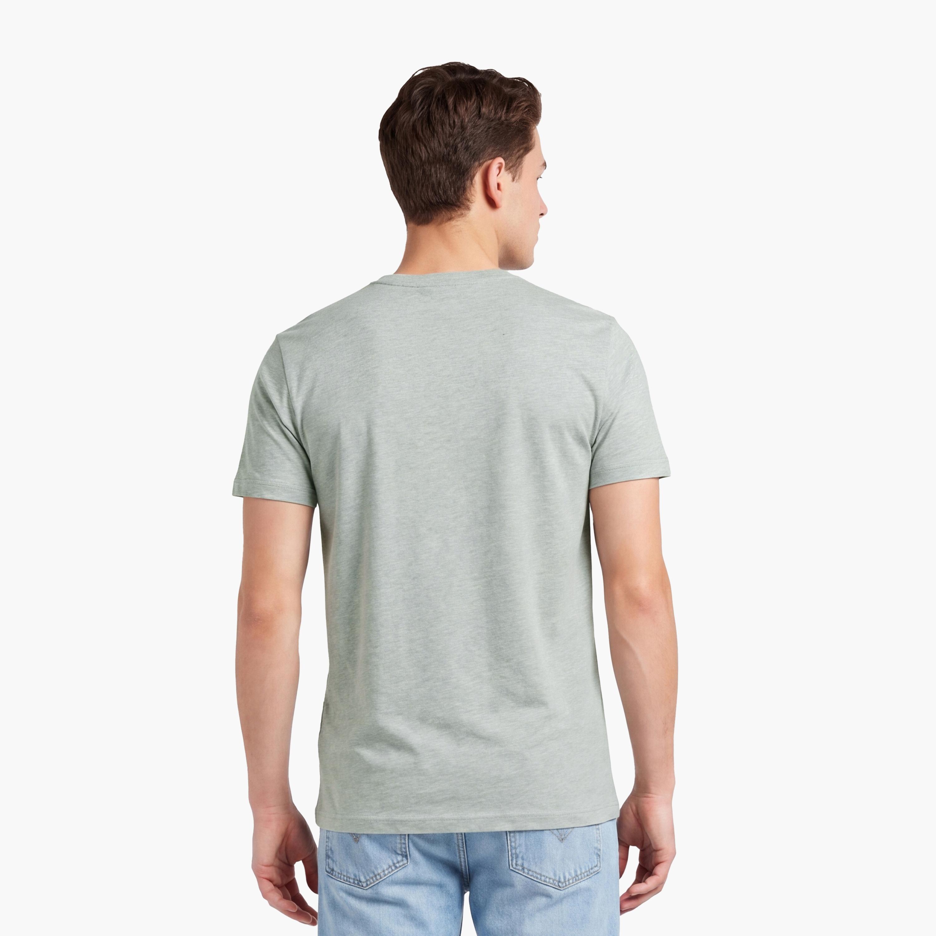 تيشيرت رجالي بياقة دائرية وأكمام قصيرة وسادة من جانت.-men-clothing-tshirtsandpolos-tshirts-image-4