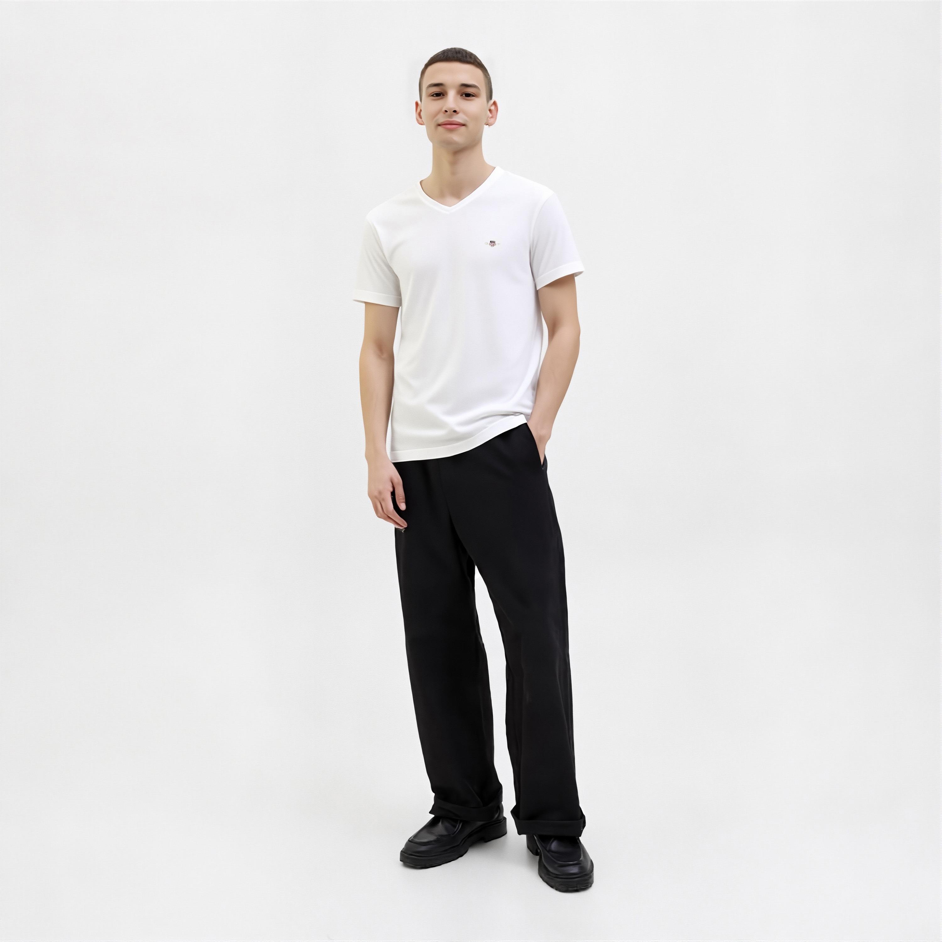 تي-شيرت جانت لوجو بأكمام قصيرة والرقبة الخامسة-men-clothing-tshirtsandpolos-tshirts-image-2