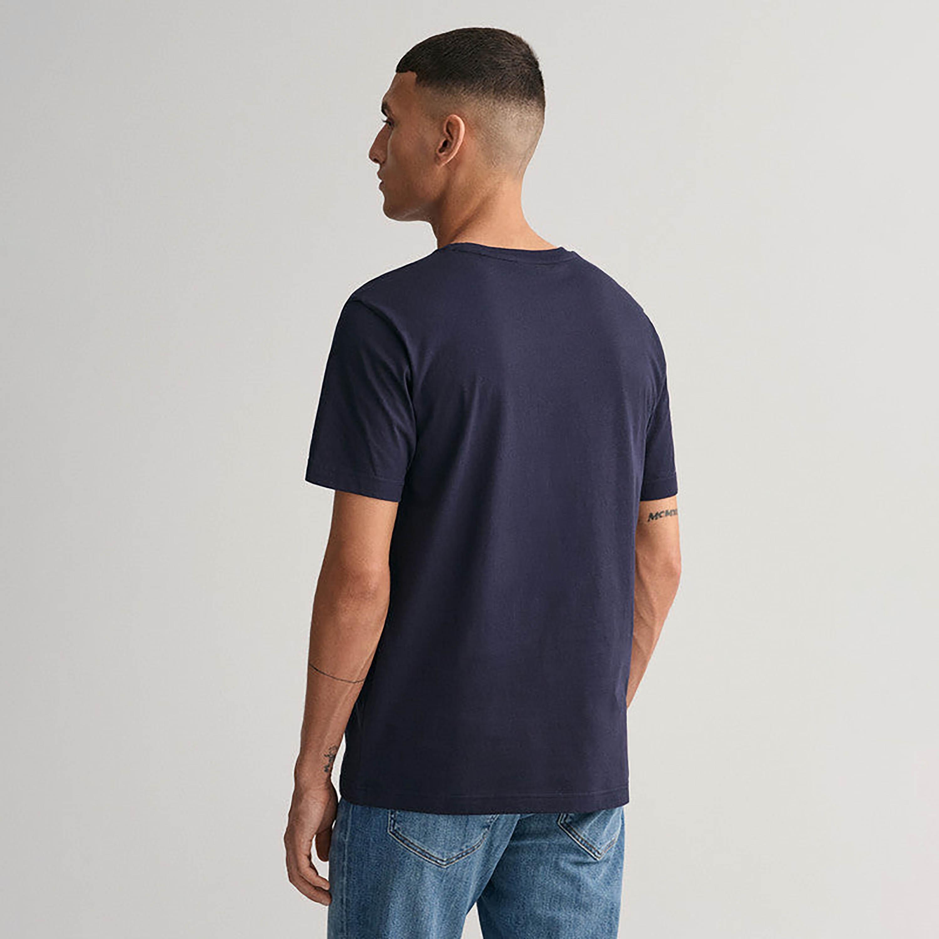 تي شيرت رجالي بأكمام قصيرة وياقة مستديرة وطبعة شعار Gant Shield-men-clothing-tshirtsandpolos-tshirts-image-4