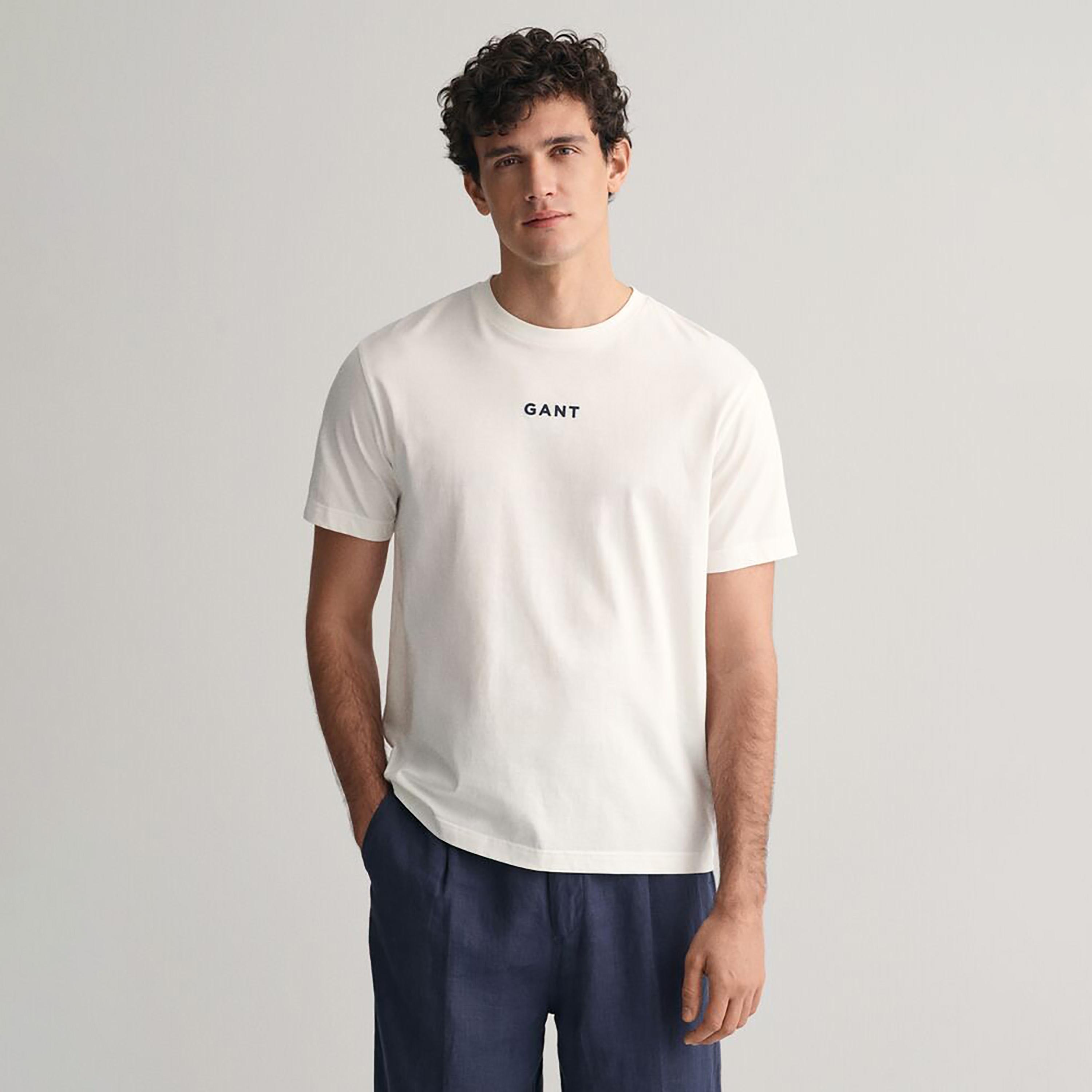 تي شيرت رجالي بأكمام قصيرة ورقبة مستديرة وشعار صغير من Gant-men-clothing-tshirtsandpolos-tshirts-image-1