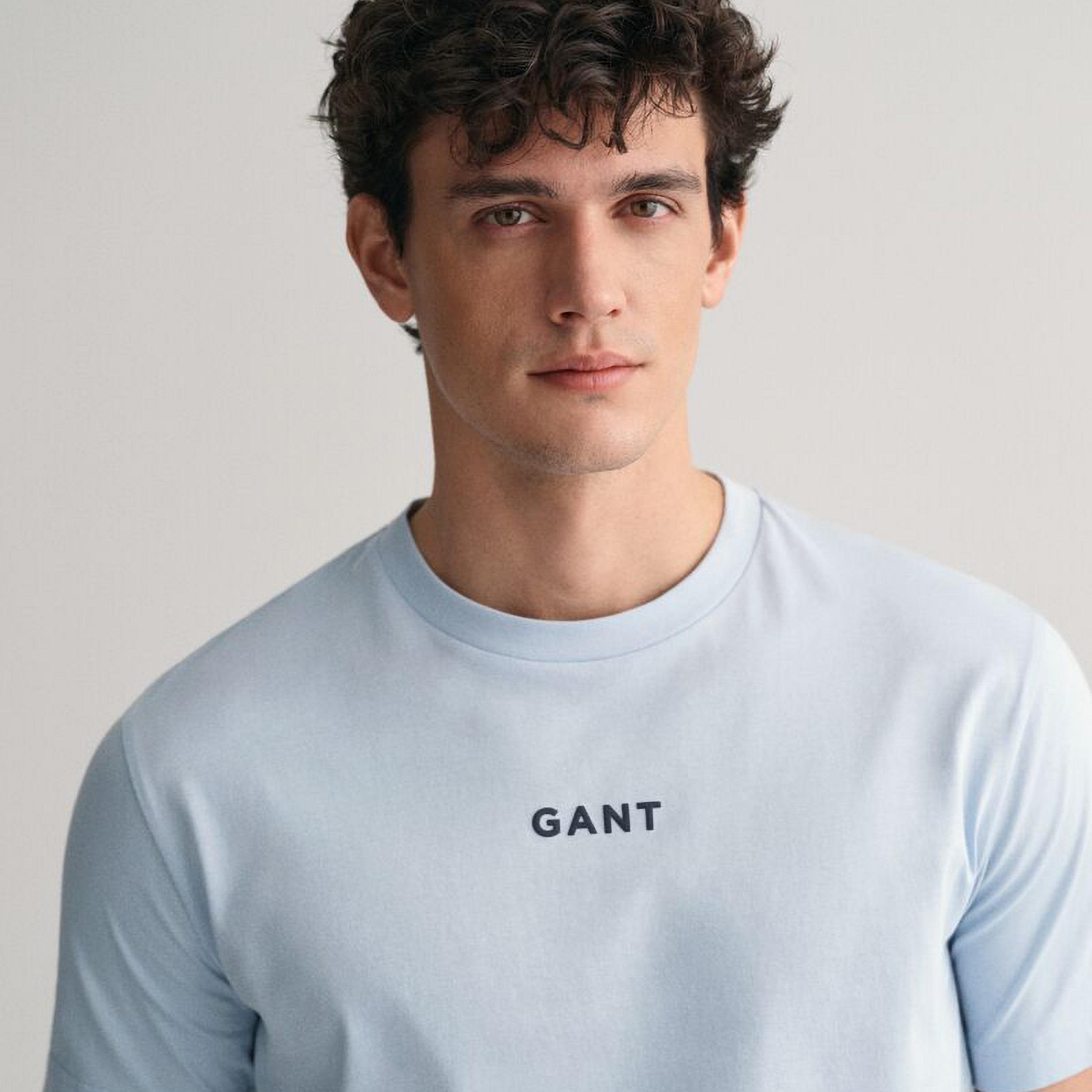 تي شيرت رجالي بأكمام قصيرة ورقبة مستديرة وشعار صغير من Gant-men-clothing-tshirtsandpolos-tshirts-image-13