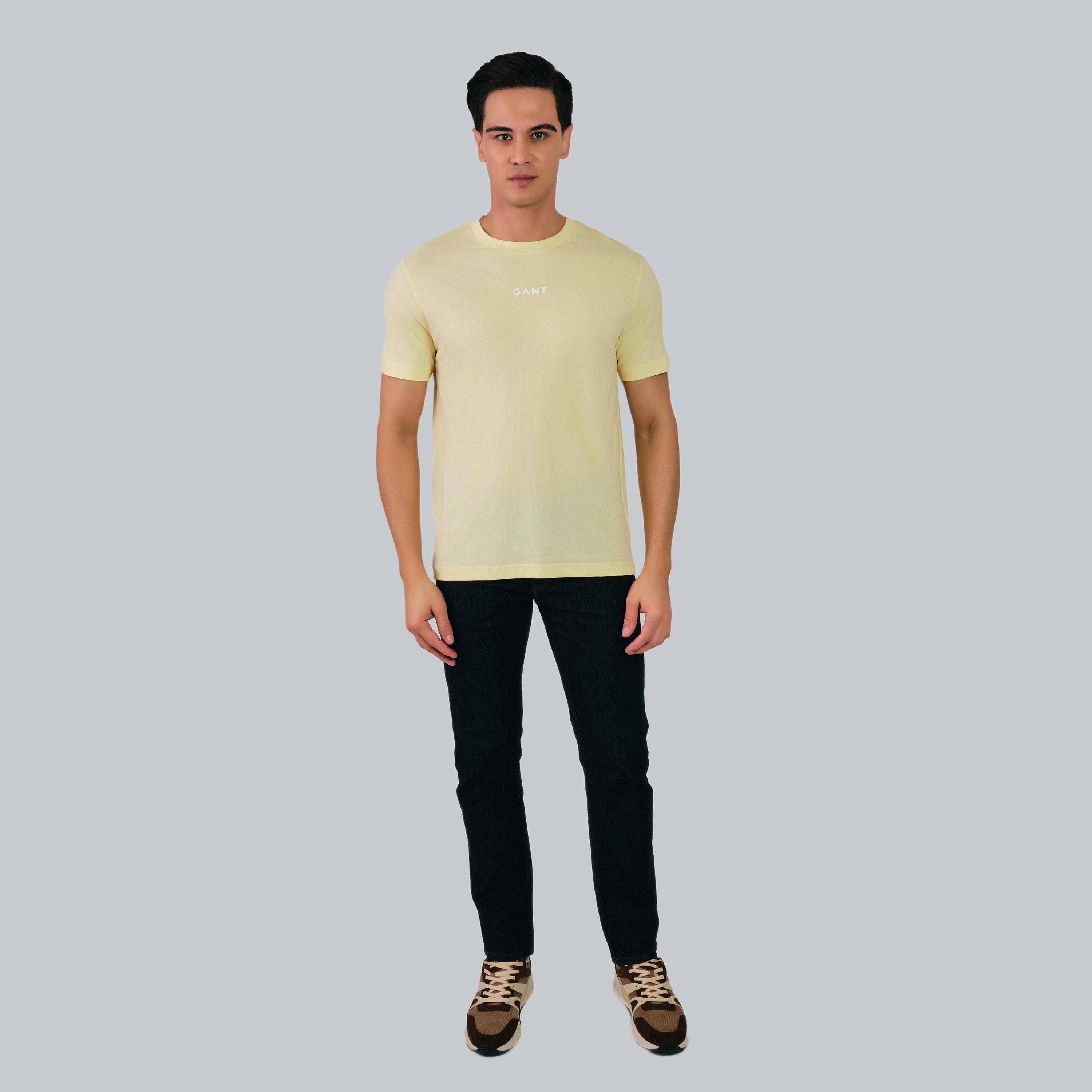 تي شيرت رجالي بأكمام قصيرة ورقبة مستديرة وشعار صغير من Gant-men-clothing-tshirtsandpolos-tshirts-image-22