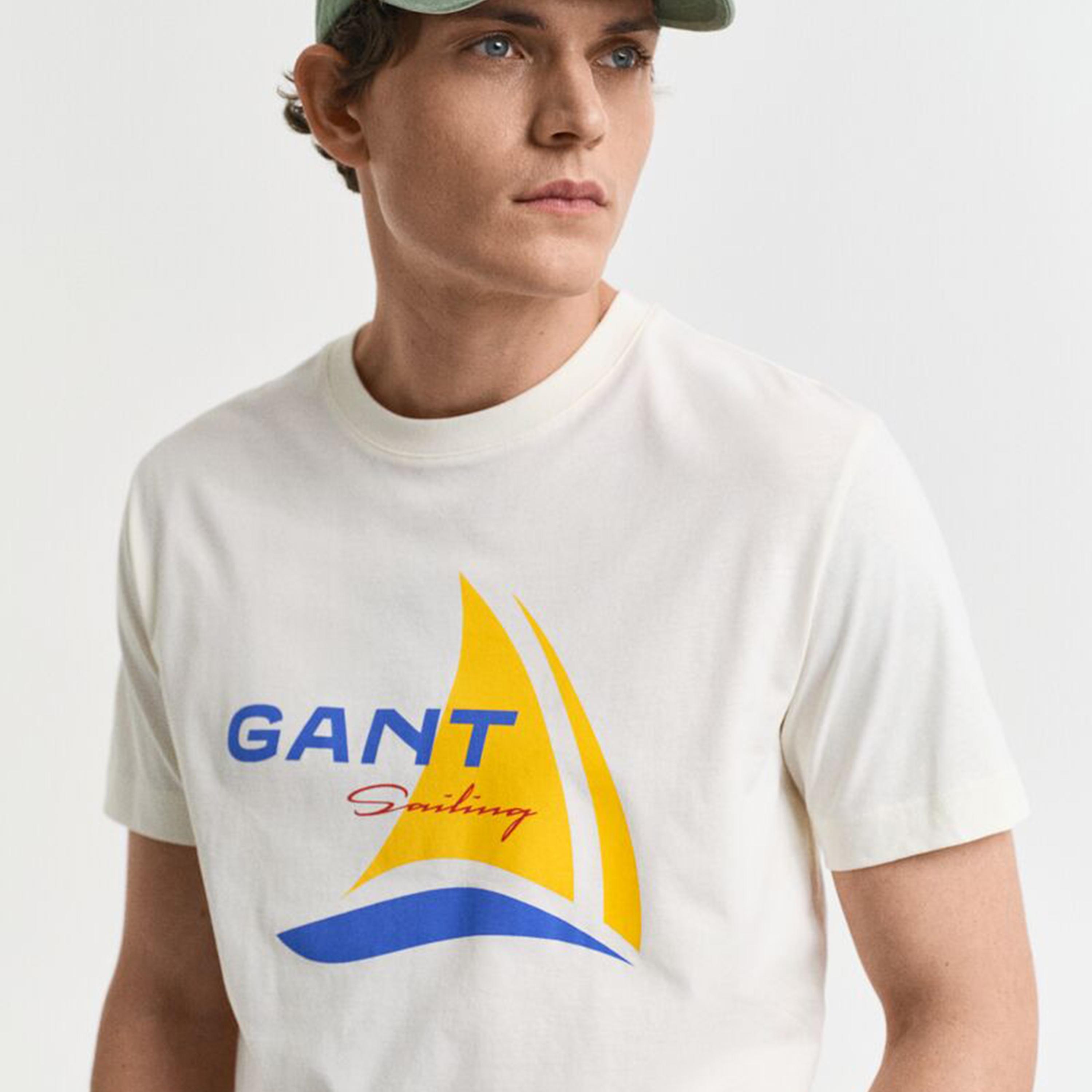 تيشيرت رجالي بياقة دائرية وأكمام قصيرة وطبعة جرافيك من جانت.-men-clothing-tshirtsandpolos-tshirts-image-3