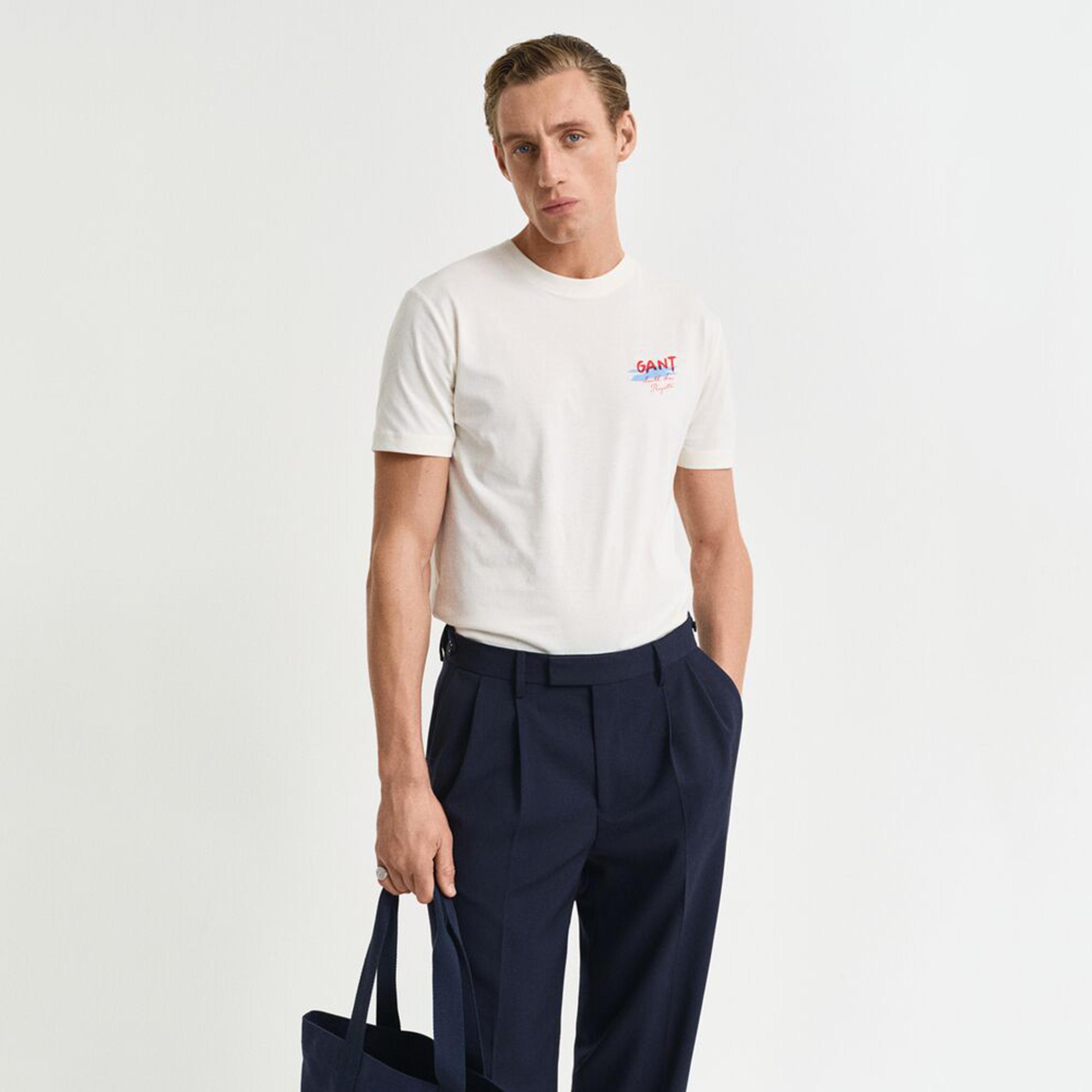 تيشيرت رجالي بياقة دائرية وأكمام قصيرة وطبعة جرافيك من جانت.-men-clothing-tshirtsandpolos-tshirts-image-1
