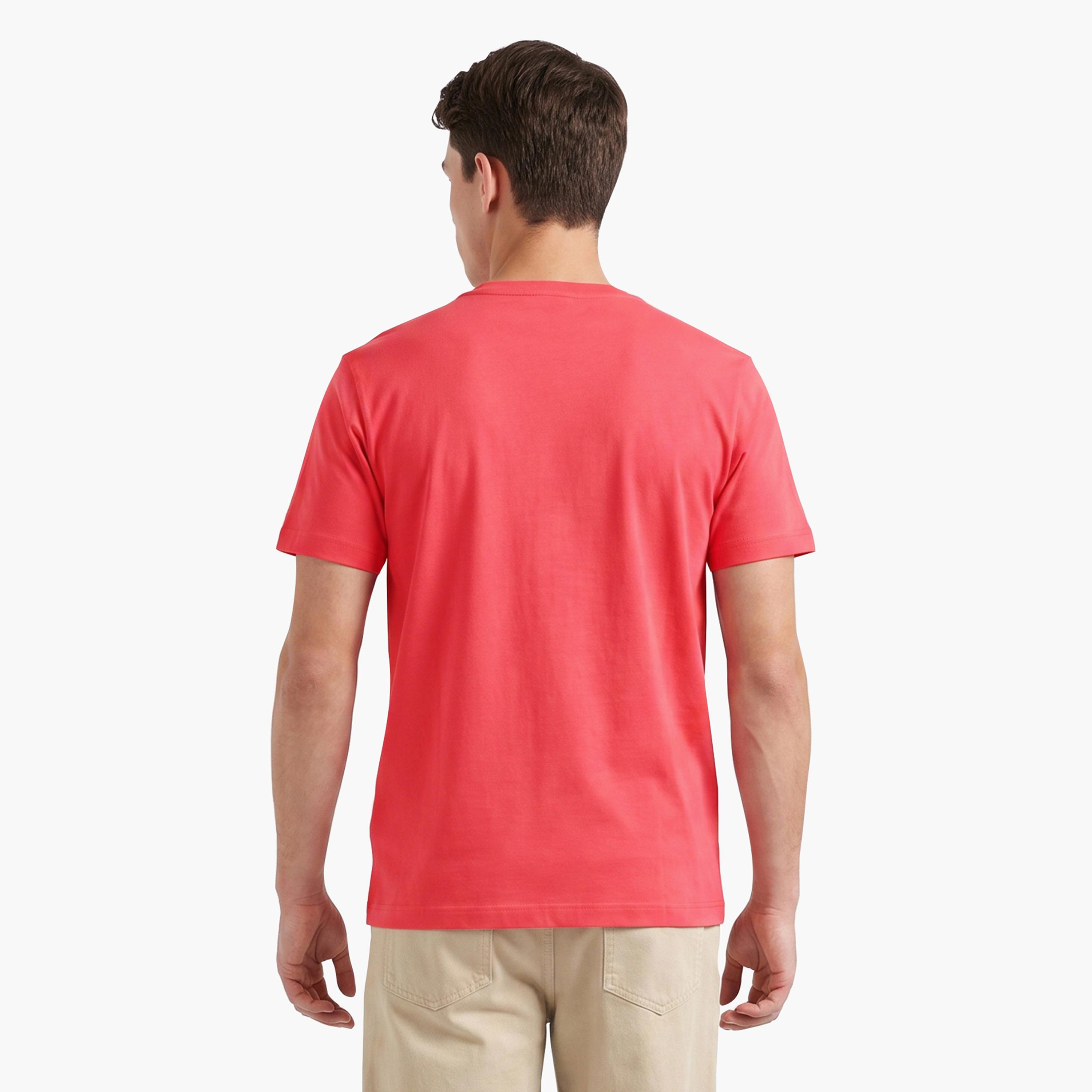 تيشيرت رجالي بياقة دائرية وأكمام قصيرة وطبعة جرافيك من جانت.-men-clothing-tshirtsandpolos-tshirts-image-4