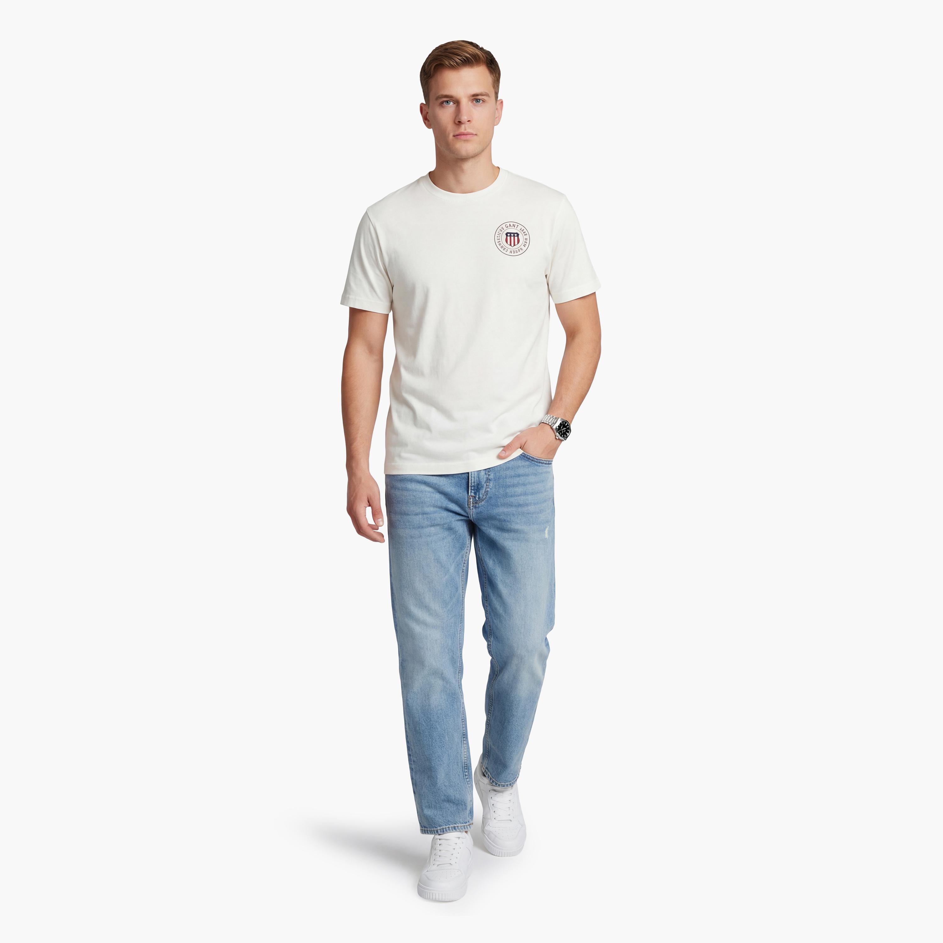 تيشيرت رجالي بياقة دائرية وأكمام قصيرة وطبعة جرافيك من جانت.-men-clothing-tshirtsandpolos-tshirts-image-2