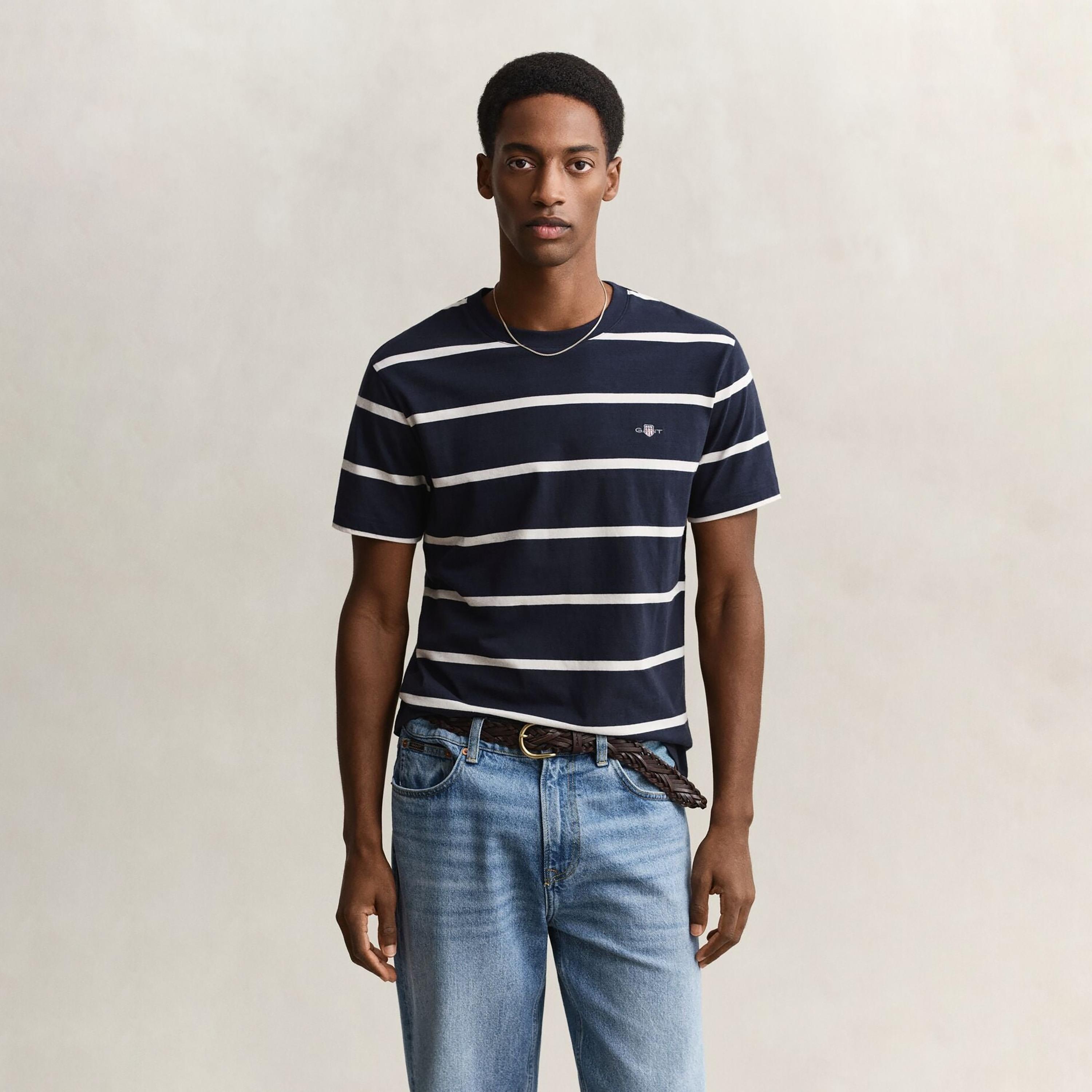 تيشيرت رجالي بياقة دائرية وأكمام قصيرة ومخطط من جانت.-men-clothing-tshirtsandpolos-tshirts-image-6