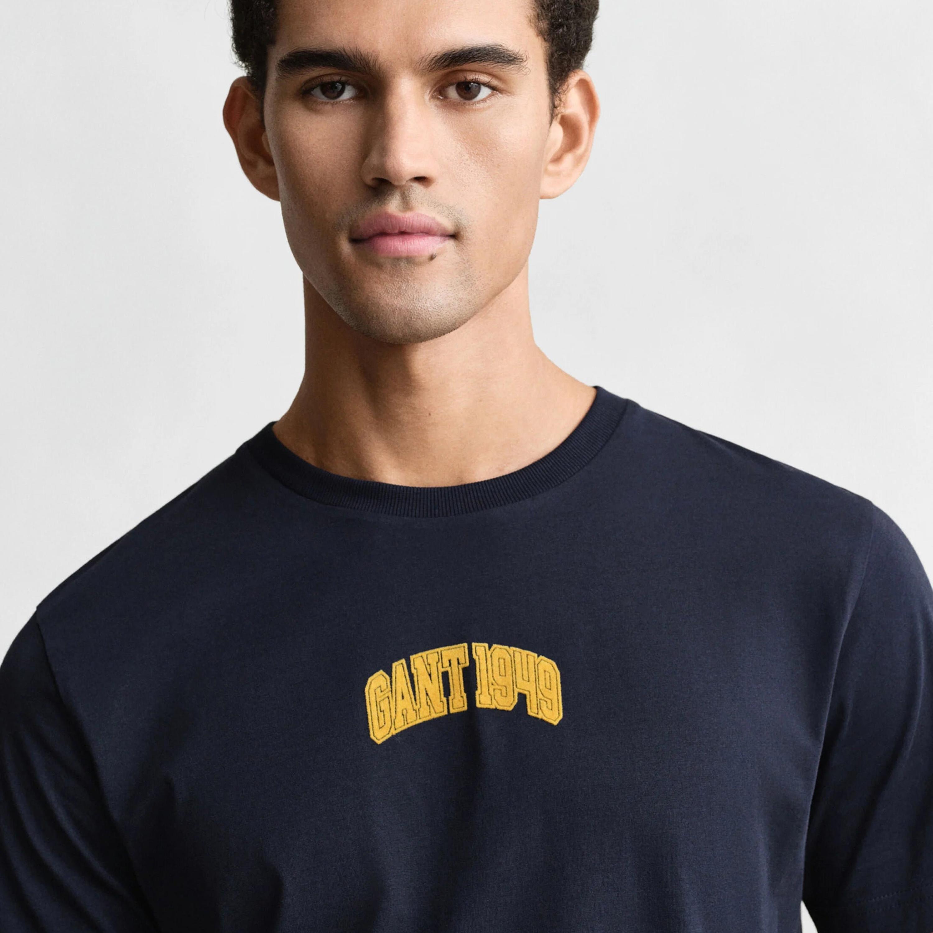 تيشيرت رجالي بياقة دائرية وأكمام قصيرة وطبعة جرافيك من جانت.-men-clothing-tshirtsandpolos-tshirts-image-19