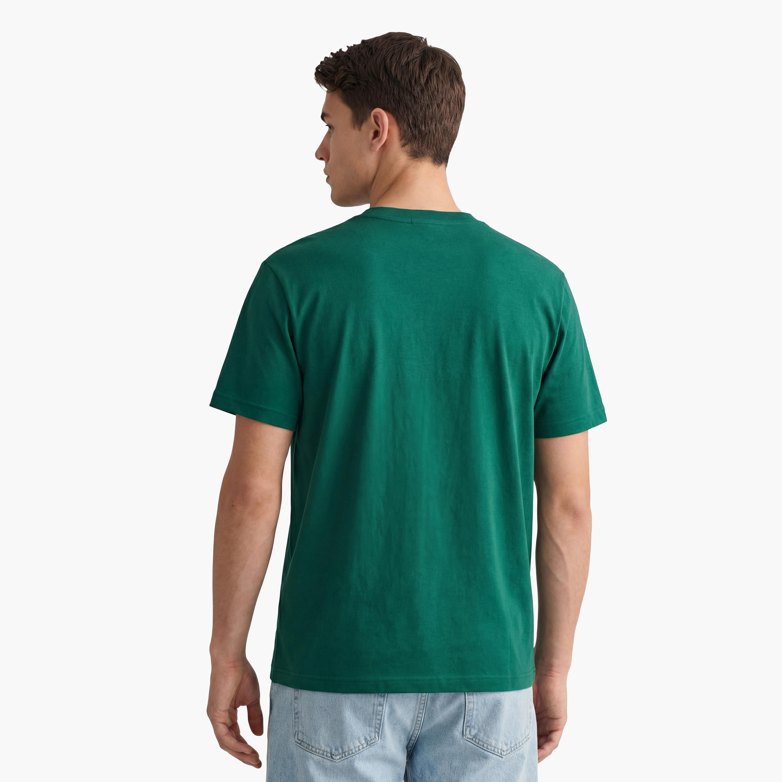 تيشيرت رجالي بياقة دائرية وأكمام قصيرة وطبعة جرافيك من جانت.-men-clothing-tshirtsandpolos-tshirts-image-15