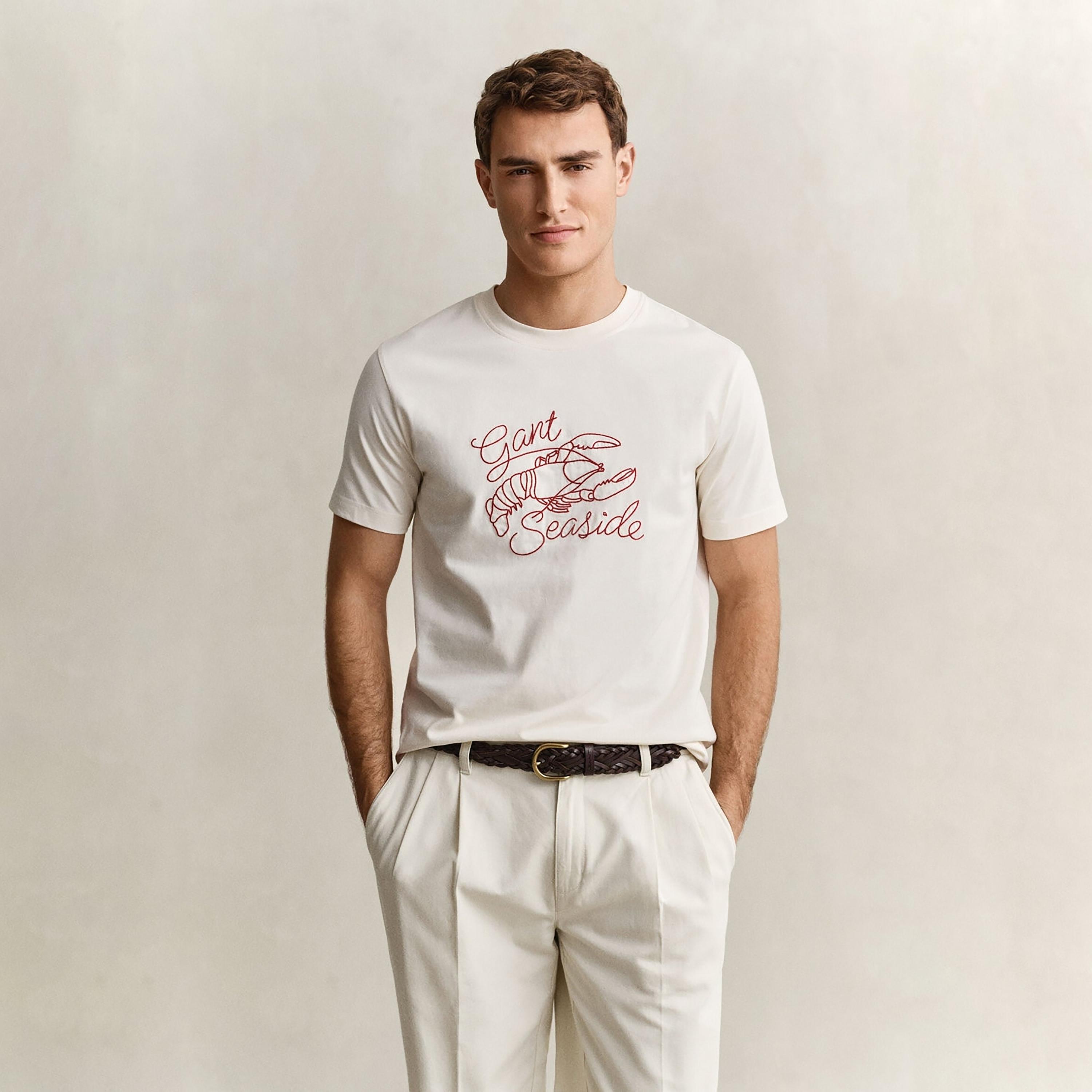 تيشرت رجالي مطرز بياقة مستديرة وأكمام قصيرة من غانت-men-clothing-tshirtsandpolos-tshirts-image-1