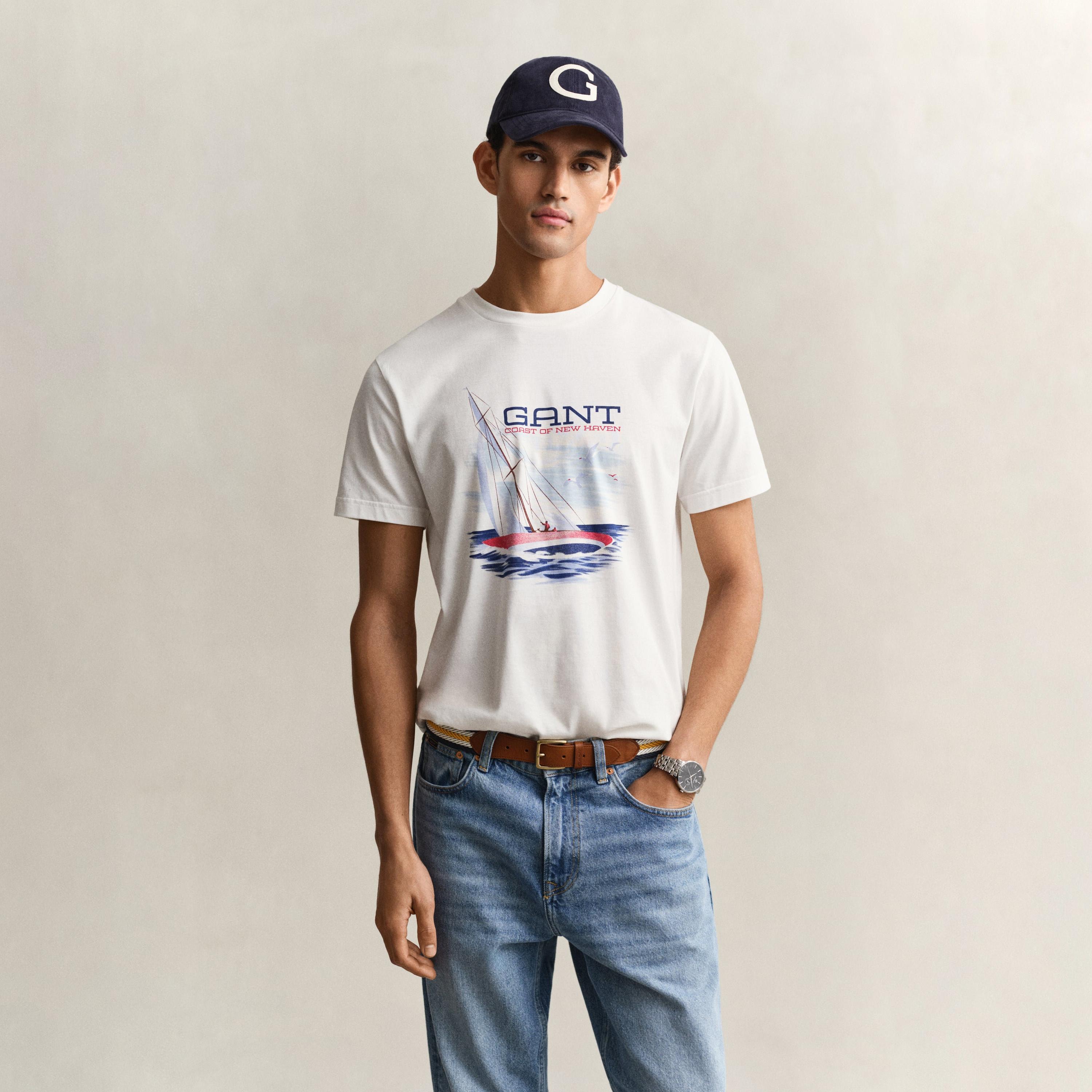 تيشيرت رجالي بياقة دائرية وأكمام قصيرة وطبعة جرافيك من جانت.-men-clothing-tshirtsandpolos-tshirts-image-1