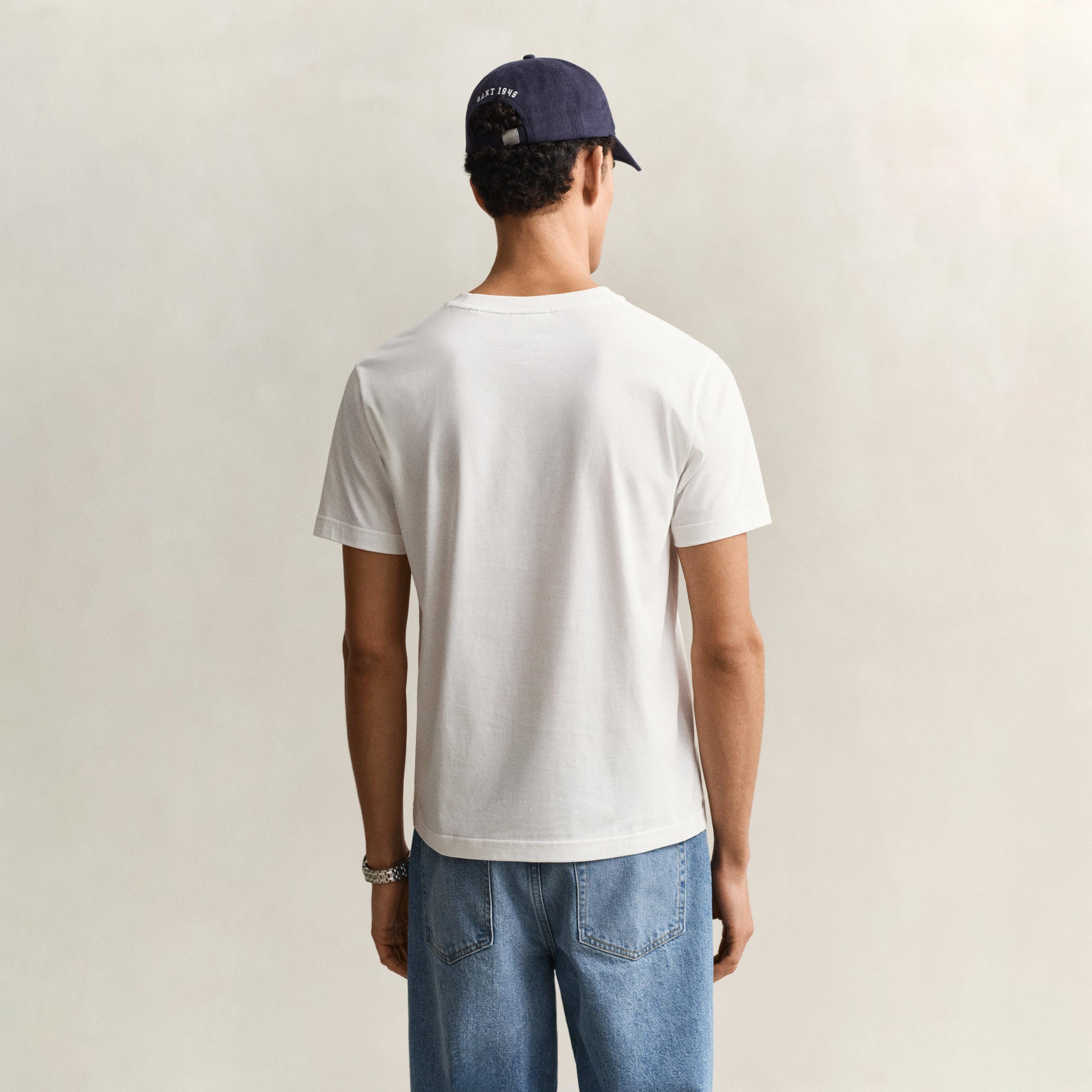 تيشيرت رجالي بياقة دائرية وأكمام قصيرة وطبعة جرافيك من جانت.-men-clothing-tshirtsandpolos-tshirts-image-4