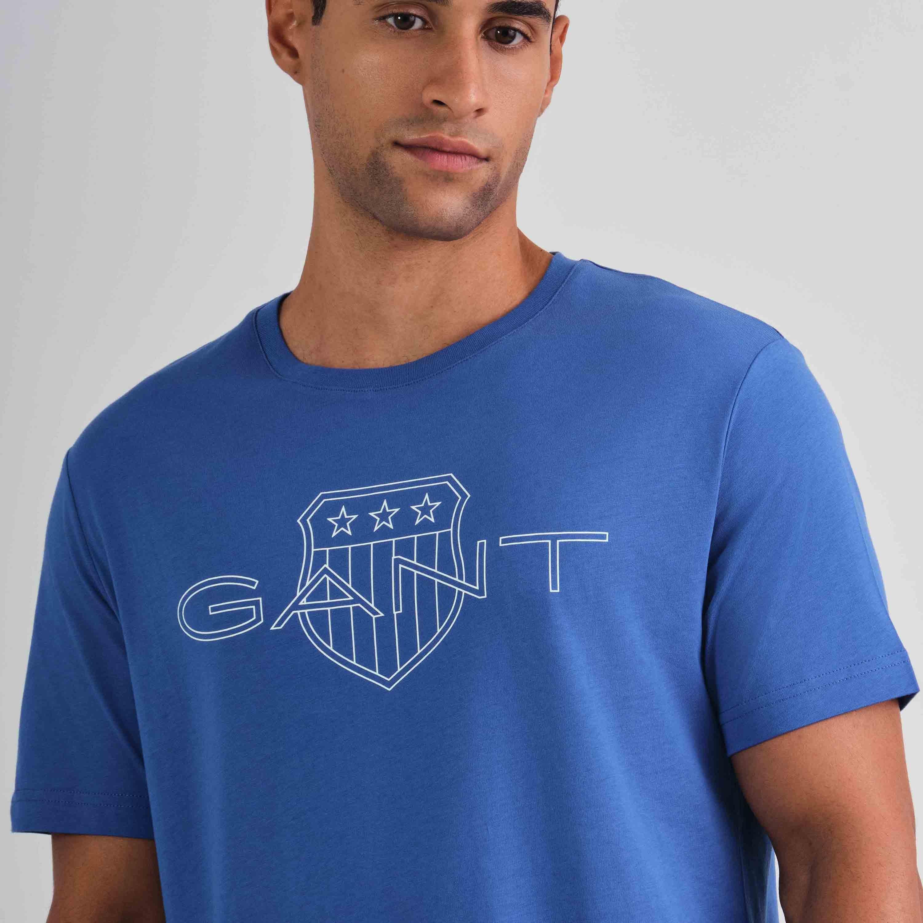 تي شيرت رجالي بأكمام قصيرة وياقة مستديرة وطبعة شعار Gant Shield-men-clothing-tshirtsandpolos-tshirts-image-6