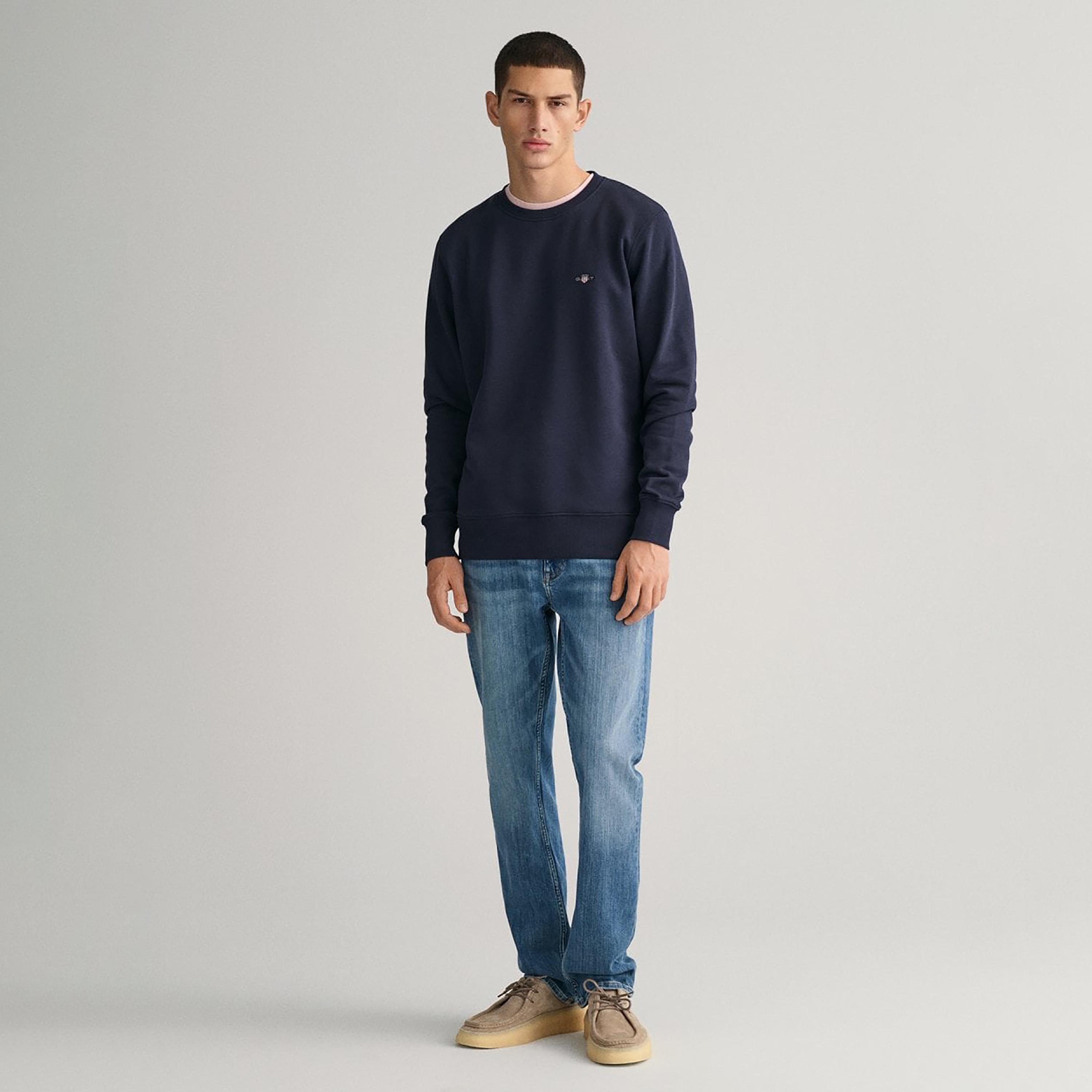 Gant Logo Detail Crew Neck Sweatshirt-men-winterwear-hoodiesandsweatshirts-image-2