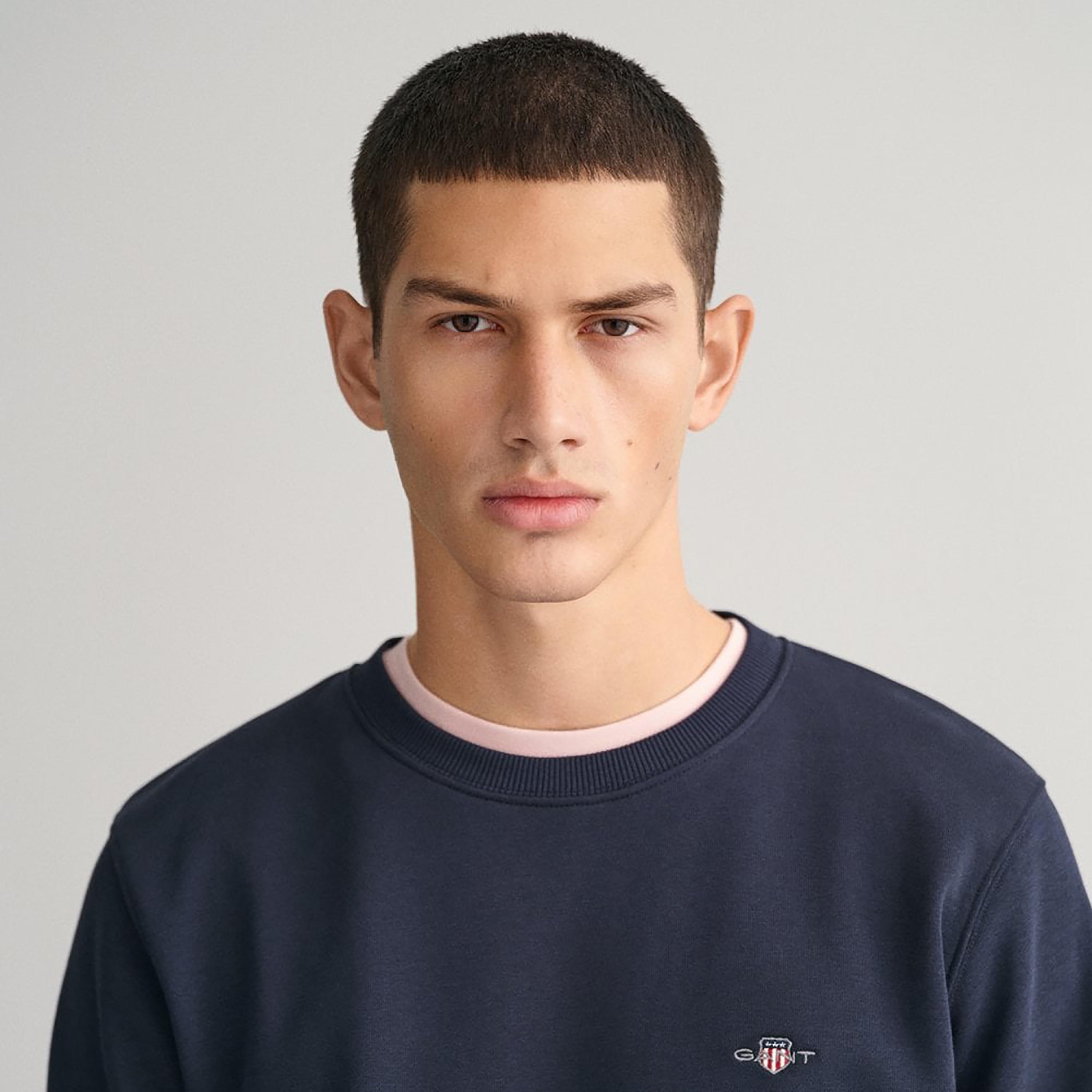 Gant Logo Detail Crew Neck Sweatshirt-men-winterwear-hoodiesandsweatshirts-image-3