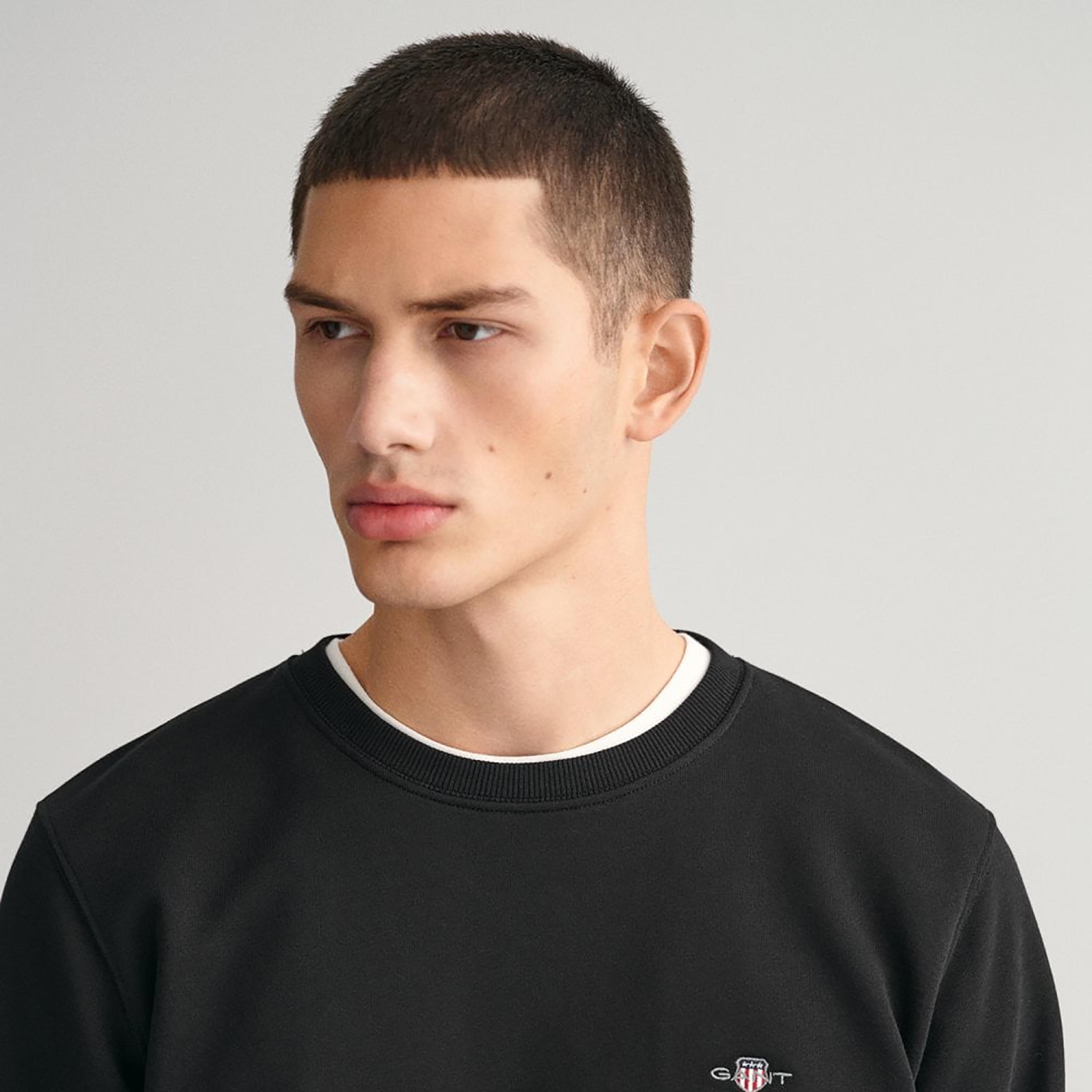 Gant Logo Detail Crew Neck Sweatshirt-men-winterwear-hoodiesandsweatshirts-image-3