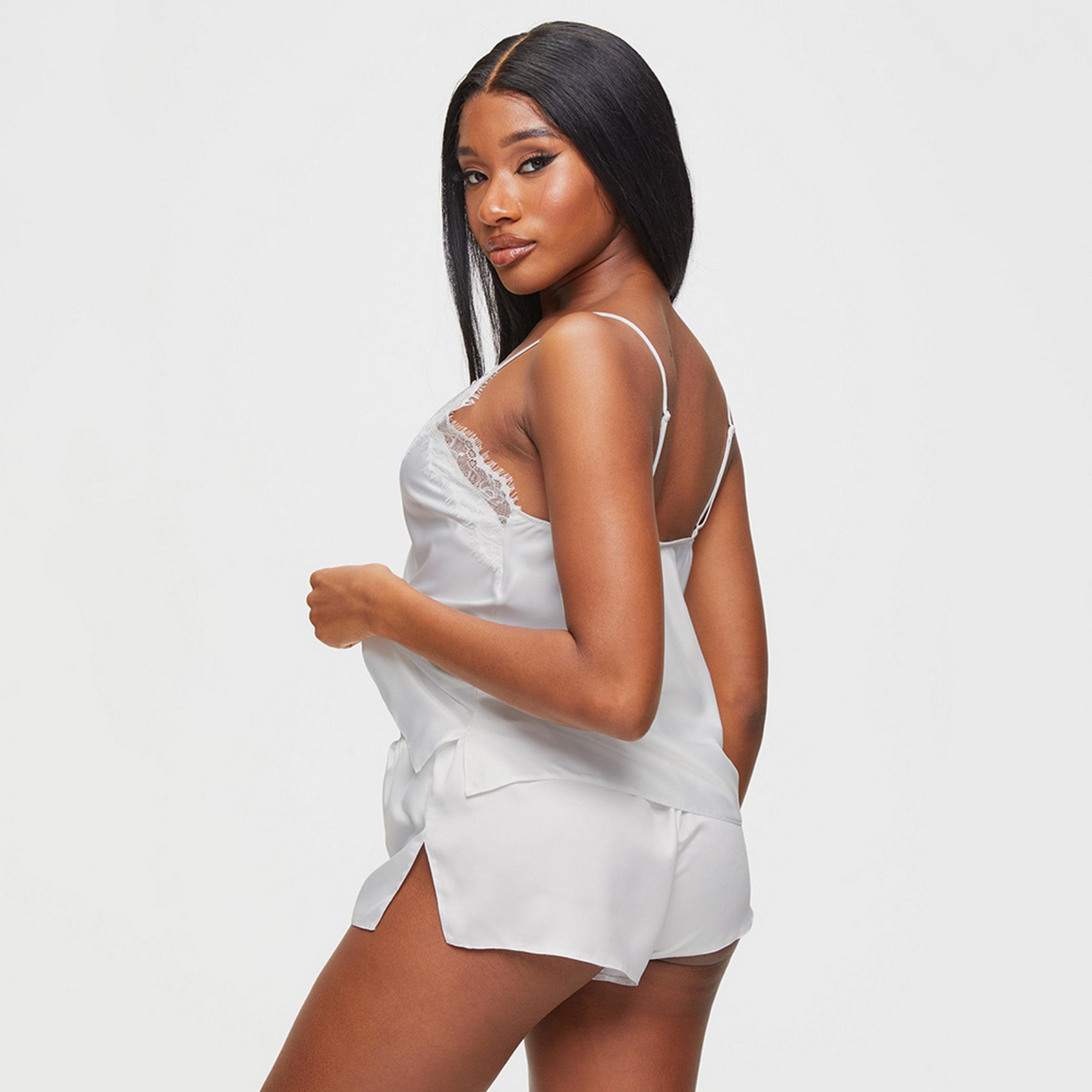 طقم من قطعتين كامي وشورت دانتيل نسائي من آن سمرز-women-clothing-nightwear-pyjamas-shortsets-image-2