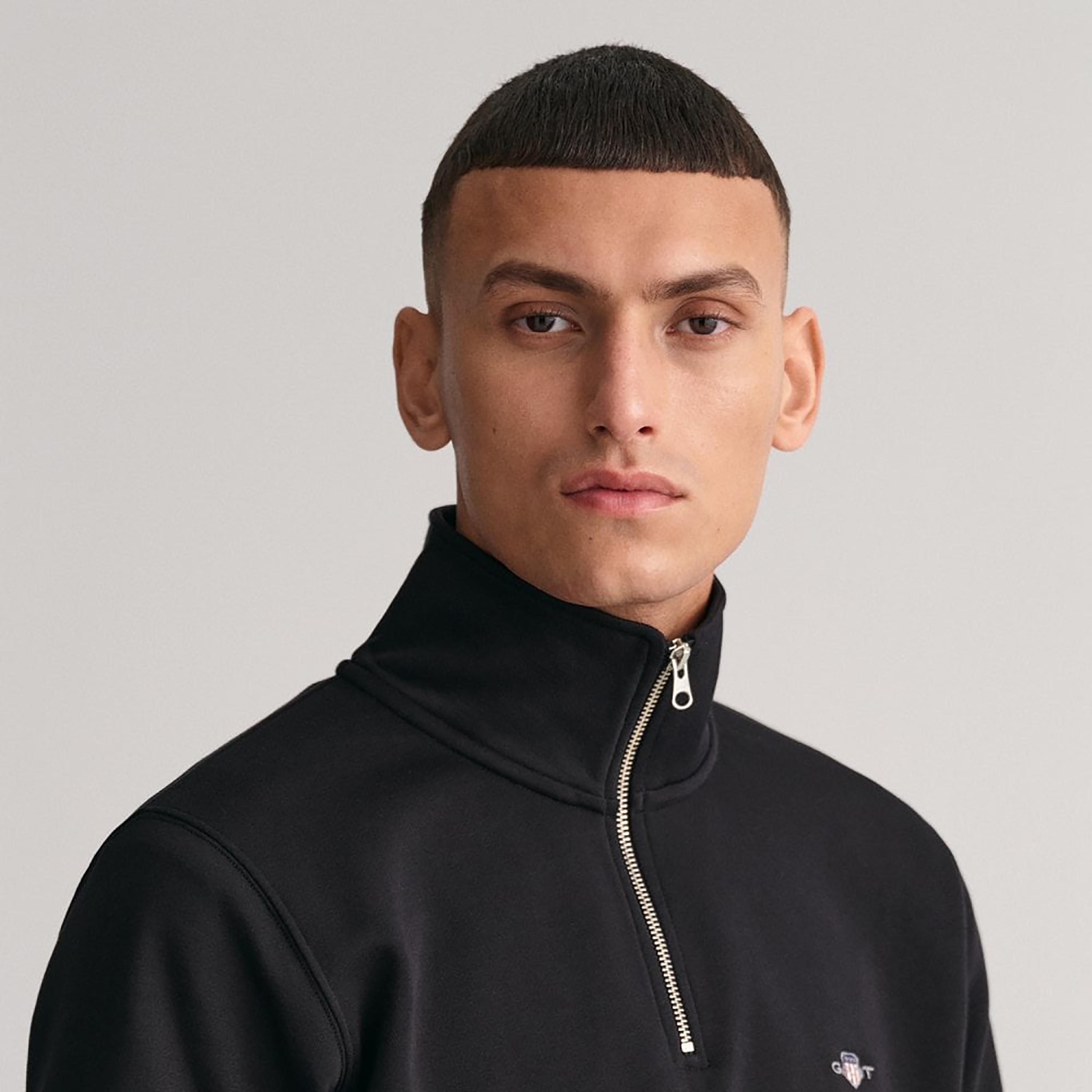 سويت شيرت بشعار غانت وياقة عالية ودرع نصف سحاب-men-winterwear-hoodiesandsweatshirts-image-2