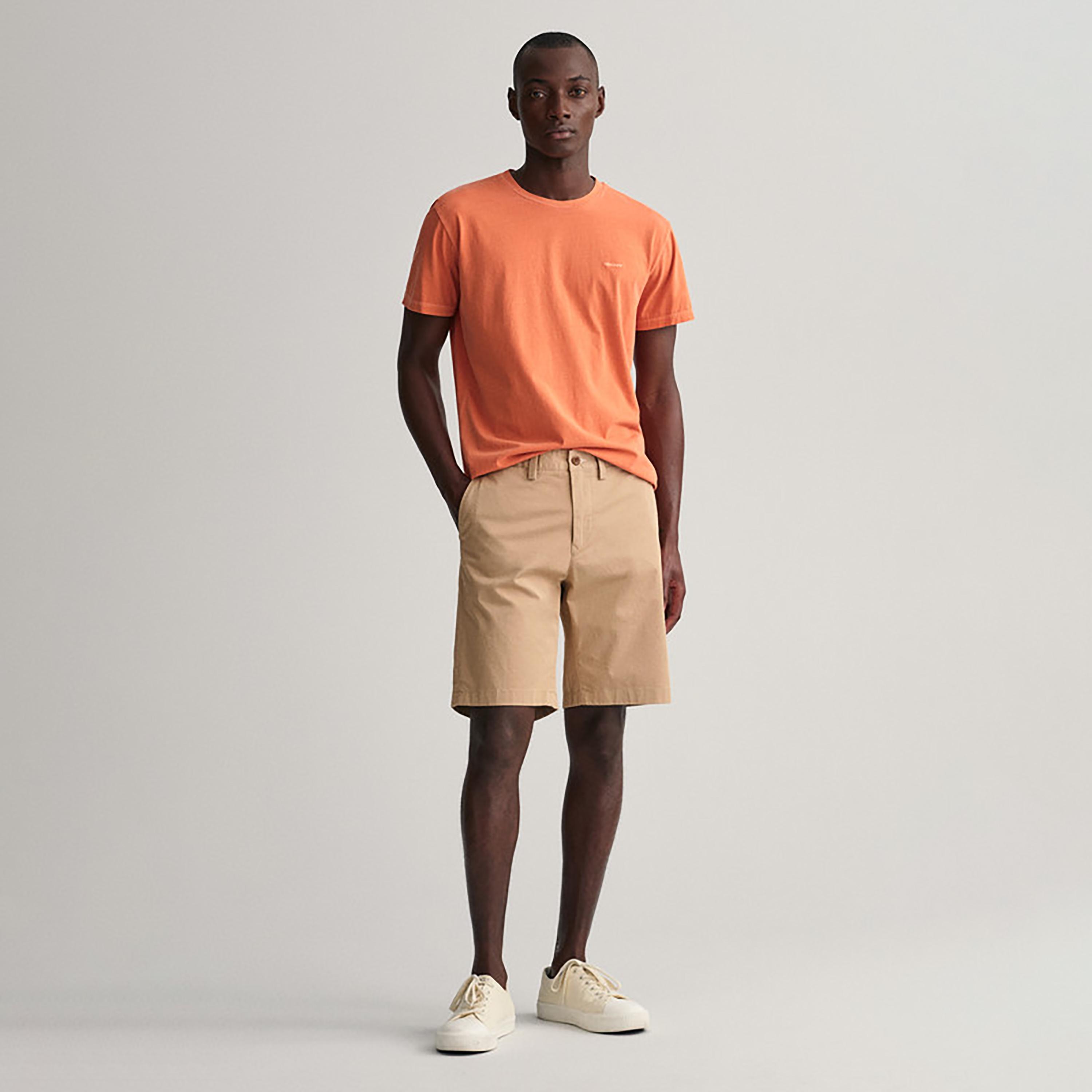 Gant Logo Detail Mid-Rise Buttoned Shorts-men-clothing-bottoms-shorts-image-2