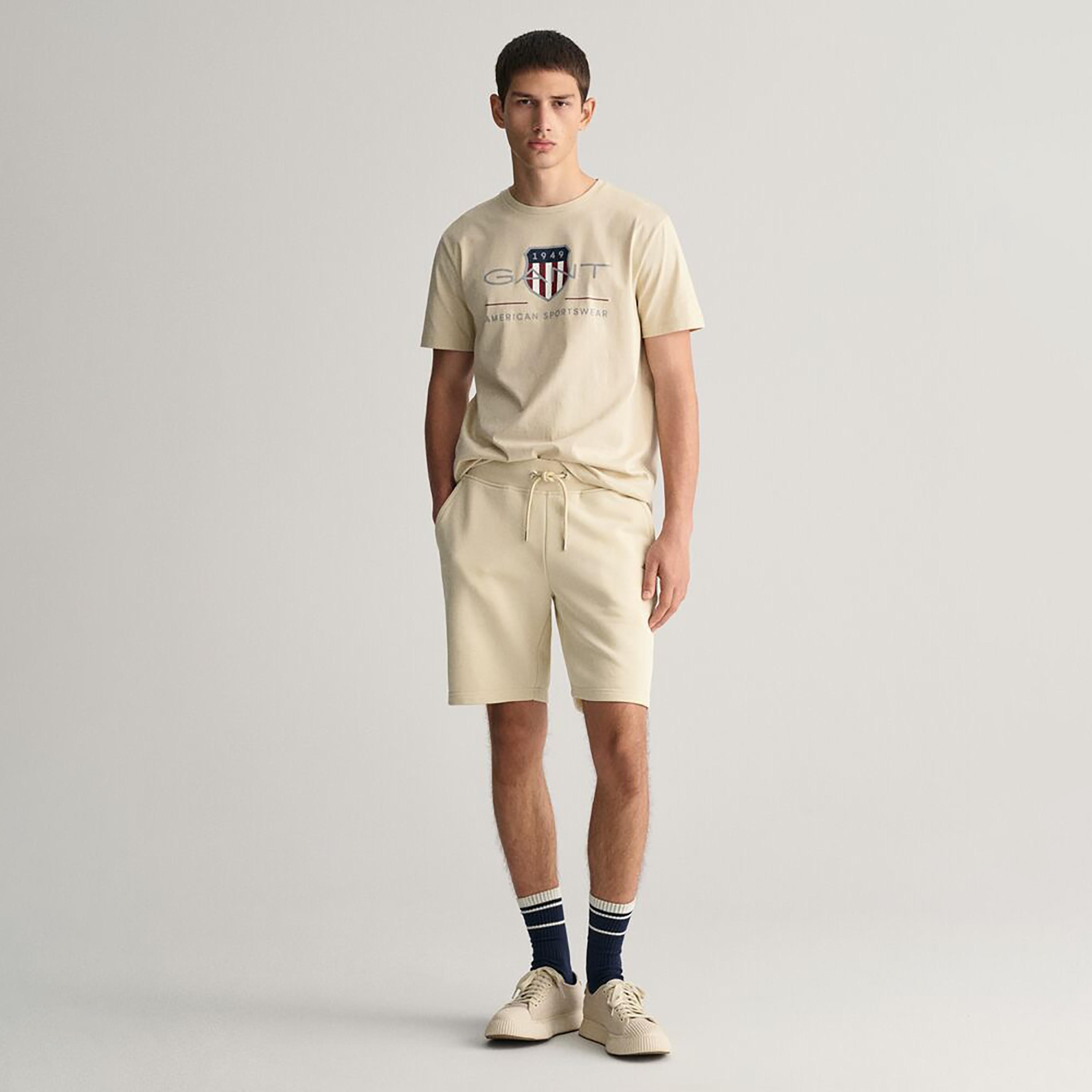 شعار جانت شيلد إغلاق زر متوسط الارتفاع شورتات رجالية-men-clothing-bottoms-shorts-image-2