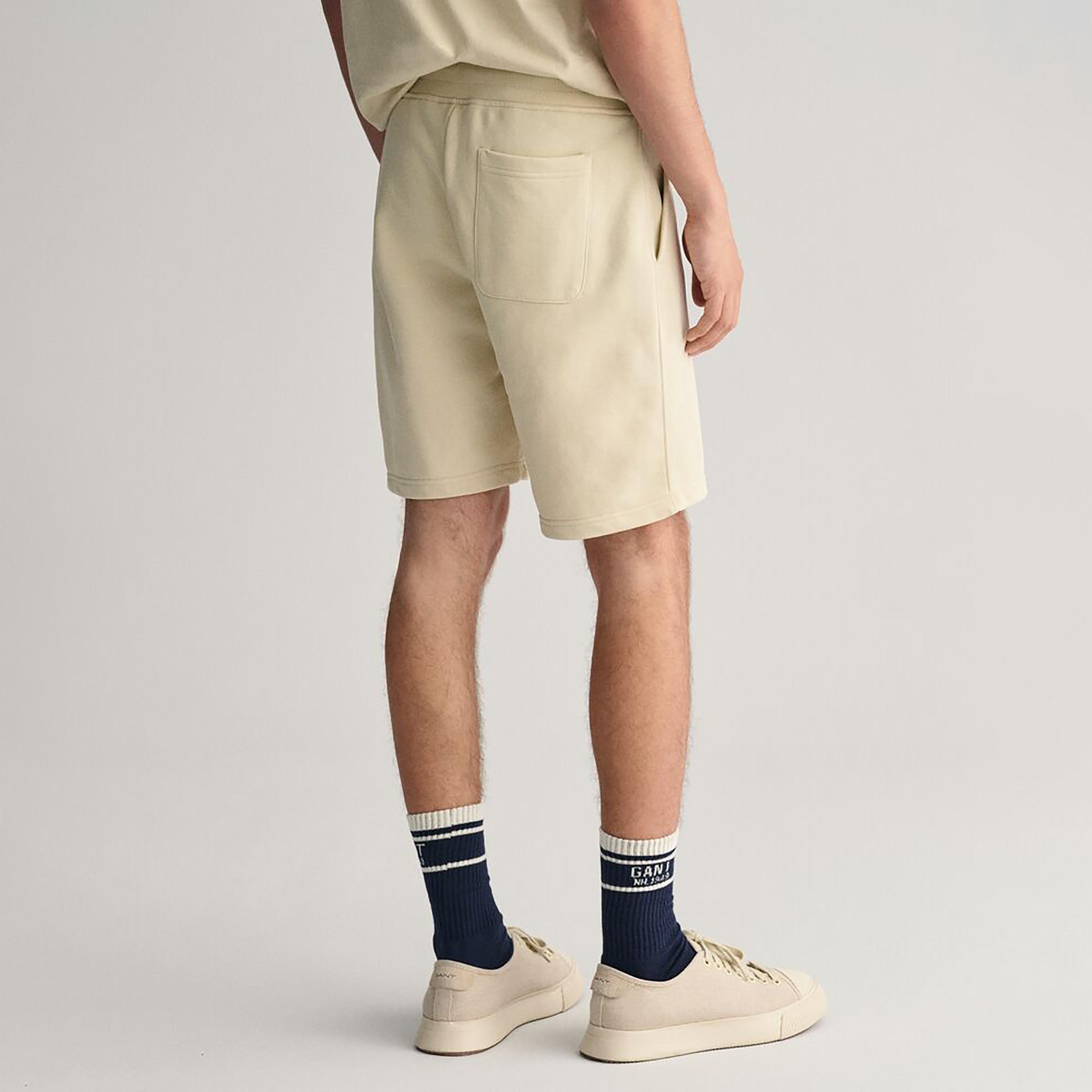 شعار جانت شيلد إغلاق زر متوسط الارتفاع شورتات رجالية-men-clothing-bottoms-shorts-image-3