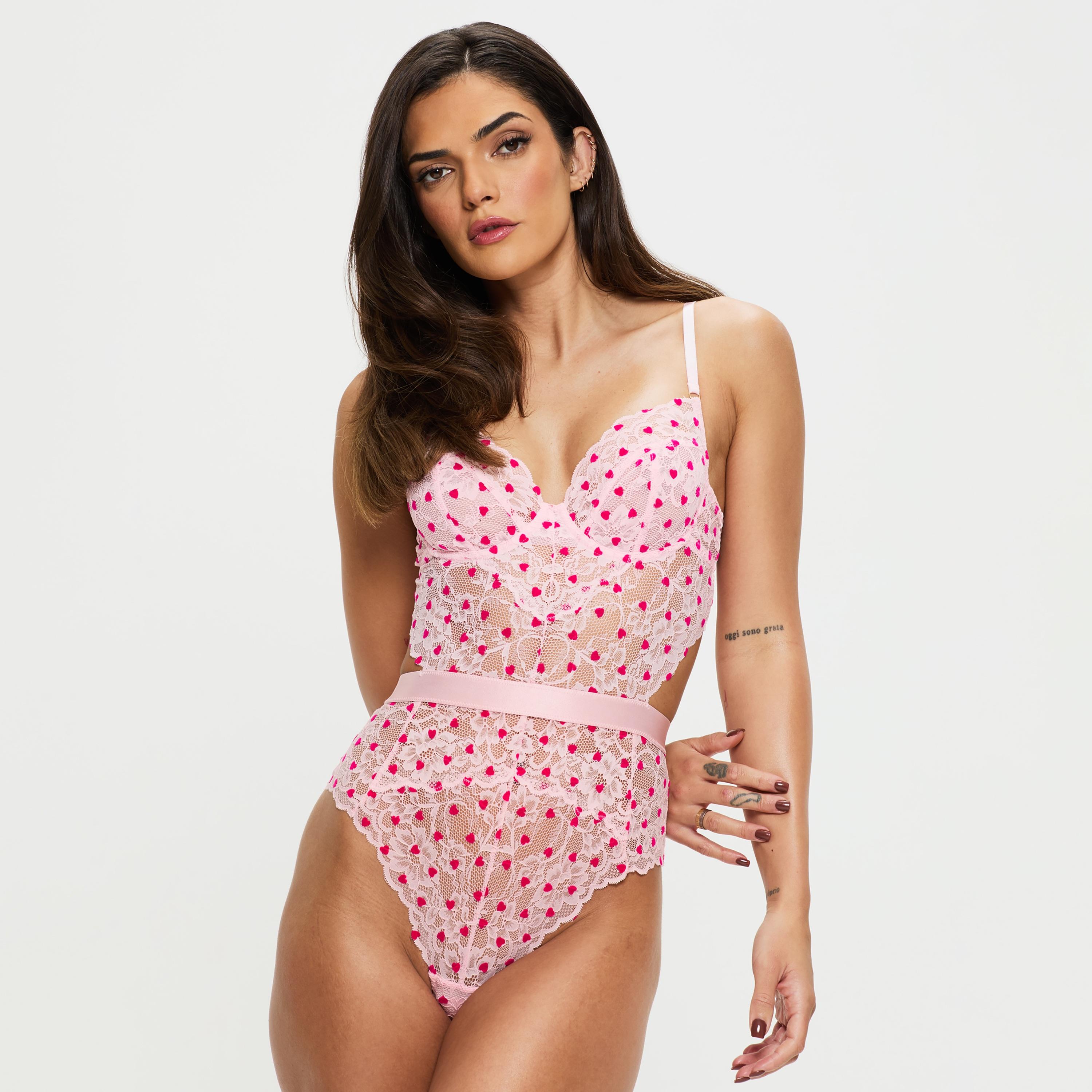 بدلة جسم نسائية من الدانتيل باللون الوردي هولد مي تايت بلانيت من آن سامرز-women-clothing-lingerie-babydollsandbodysuits-image-1