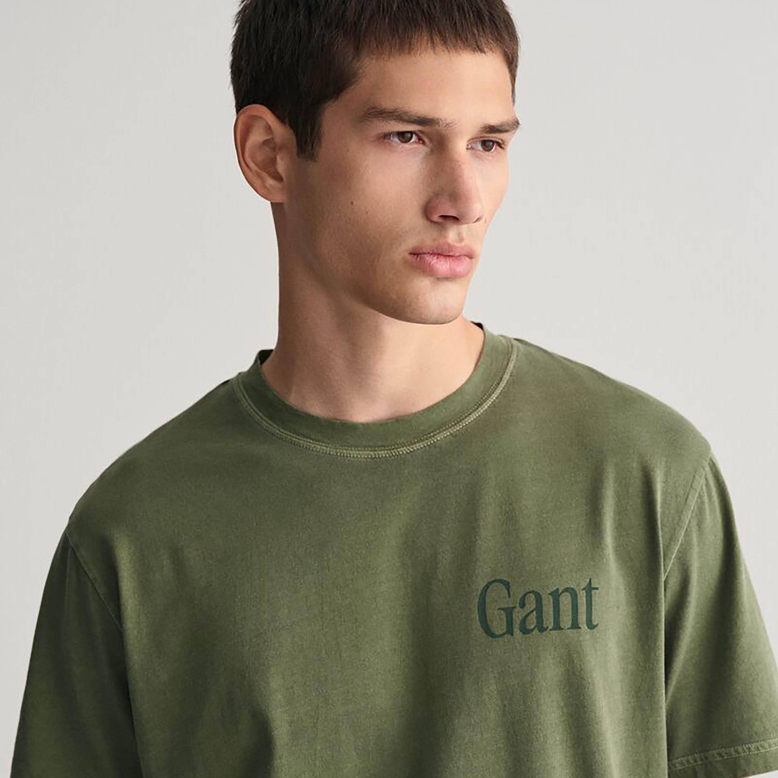 تي شيرت رجالي من Gant Sun Faded Resort ذو طباعة نصية وياقة دائرية وأكمام قصيرة-men-clothing-tshirtsandpolos-tshirts-image-3