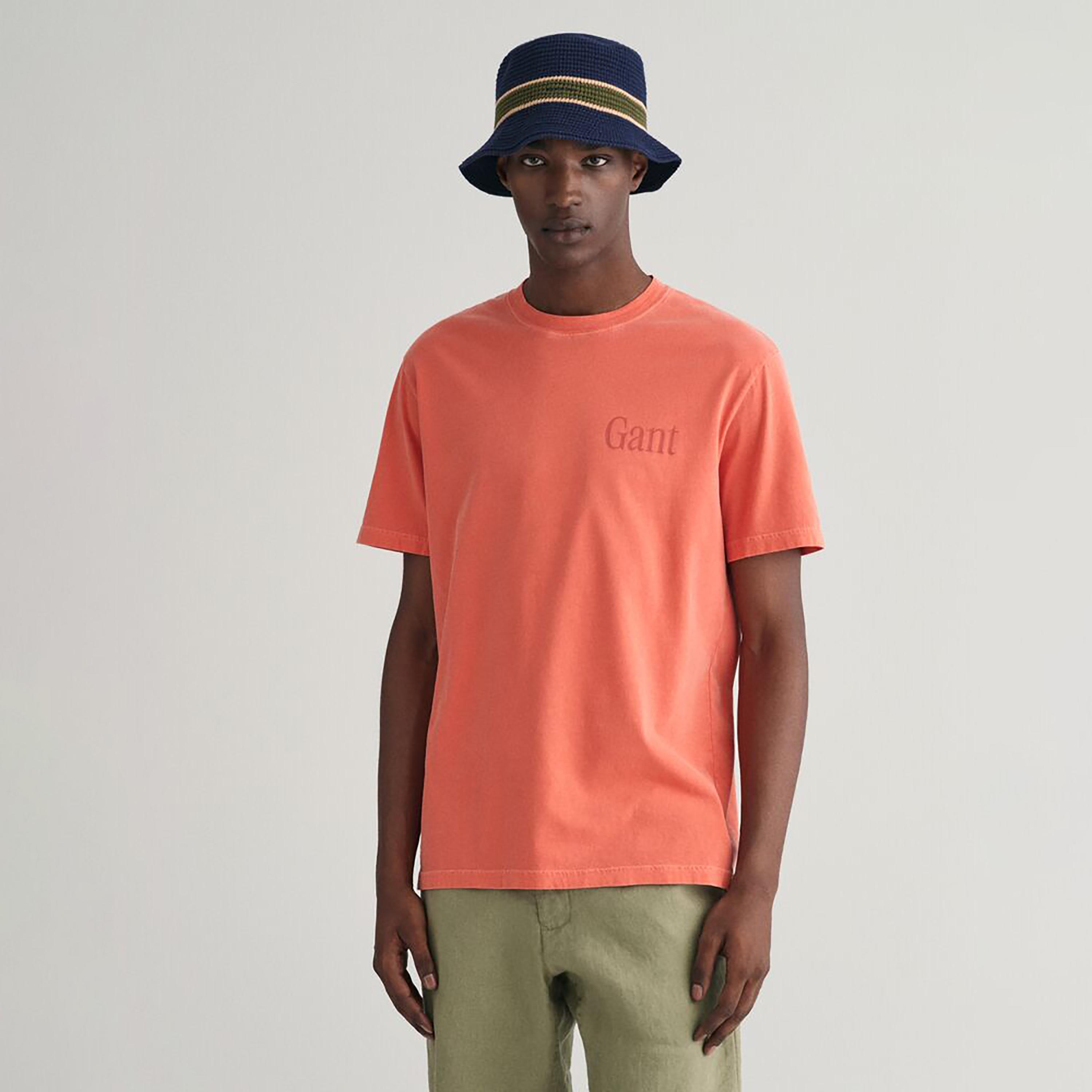 تيشيرت رجالي بياقة دائرية وأكمام قصيرة وطبعة جرافيك من جانت.-men-clothing-tshirtsandpolos-tshirts-image-1