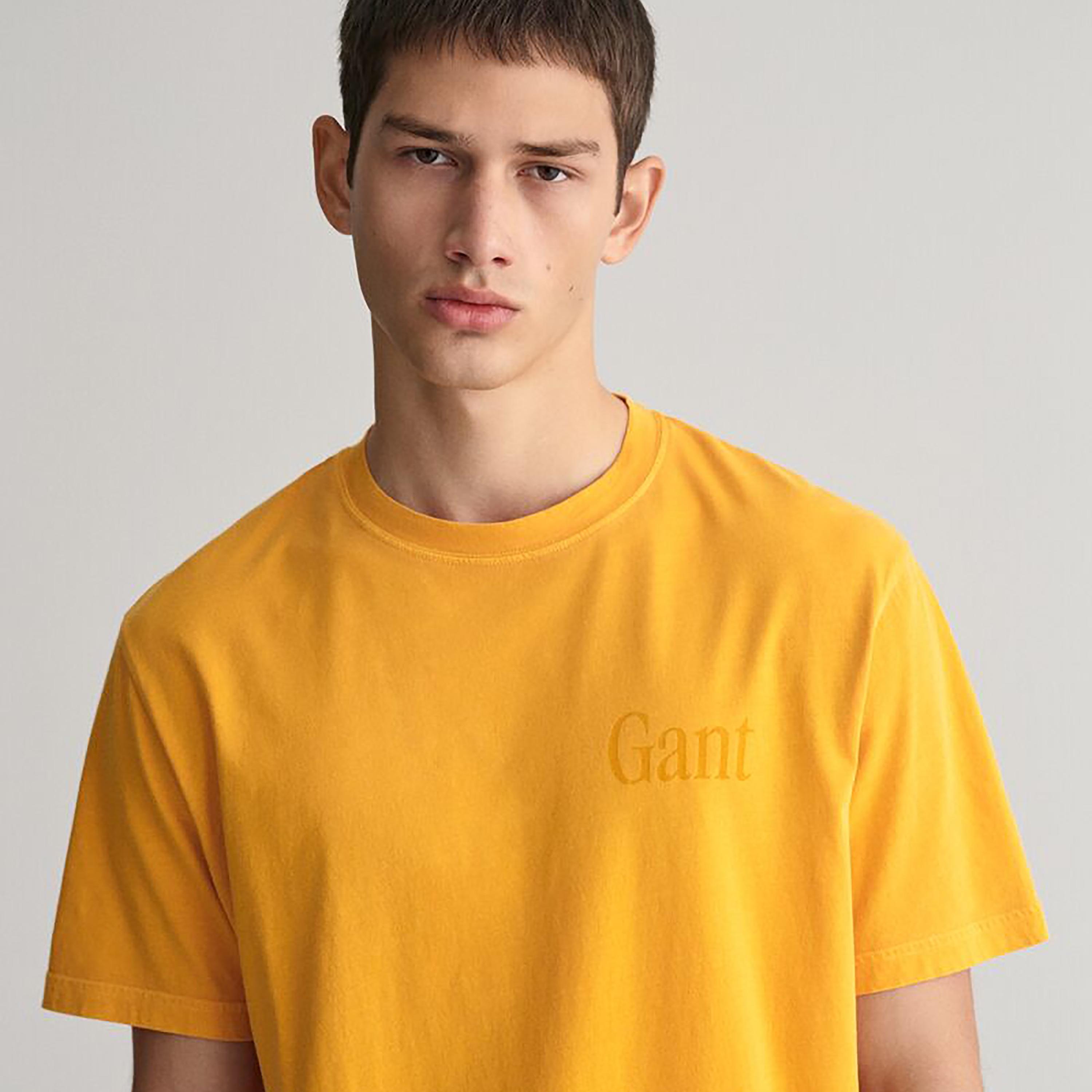 تيشيرت رجالي بياقة دائرية وأكمام قصيرة وطبعة جرافيك من جانت.-men-clothing-tshirtsandpolos-tshirts-image-7