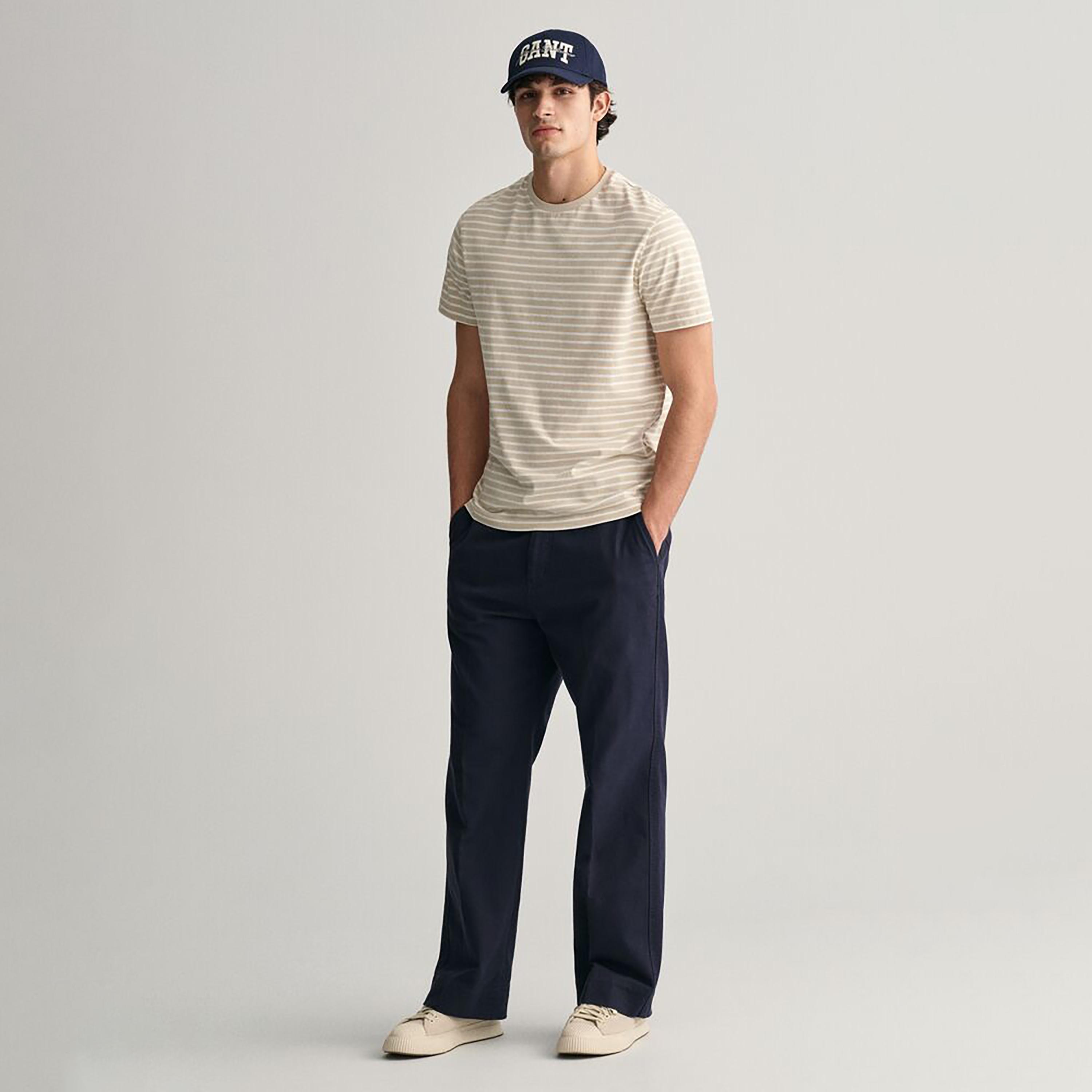 تي شيرت مخطط بأكمام قصيرة ورقبة دائرية من غانت-men-clothing-tshirtsandpolos-tshirts-image-2