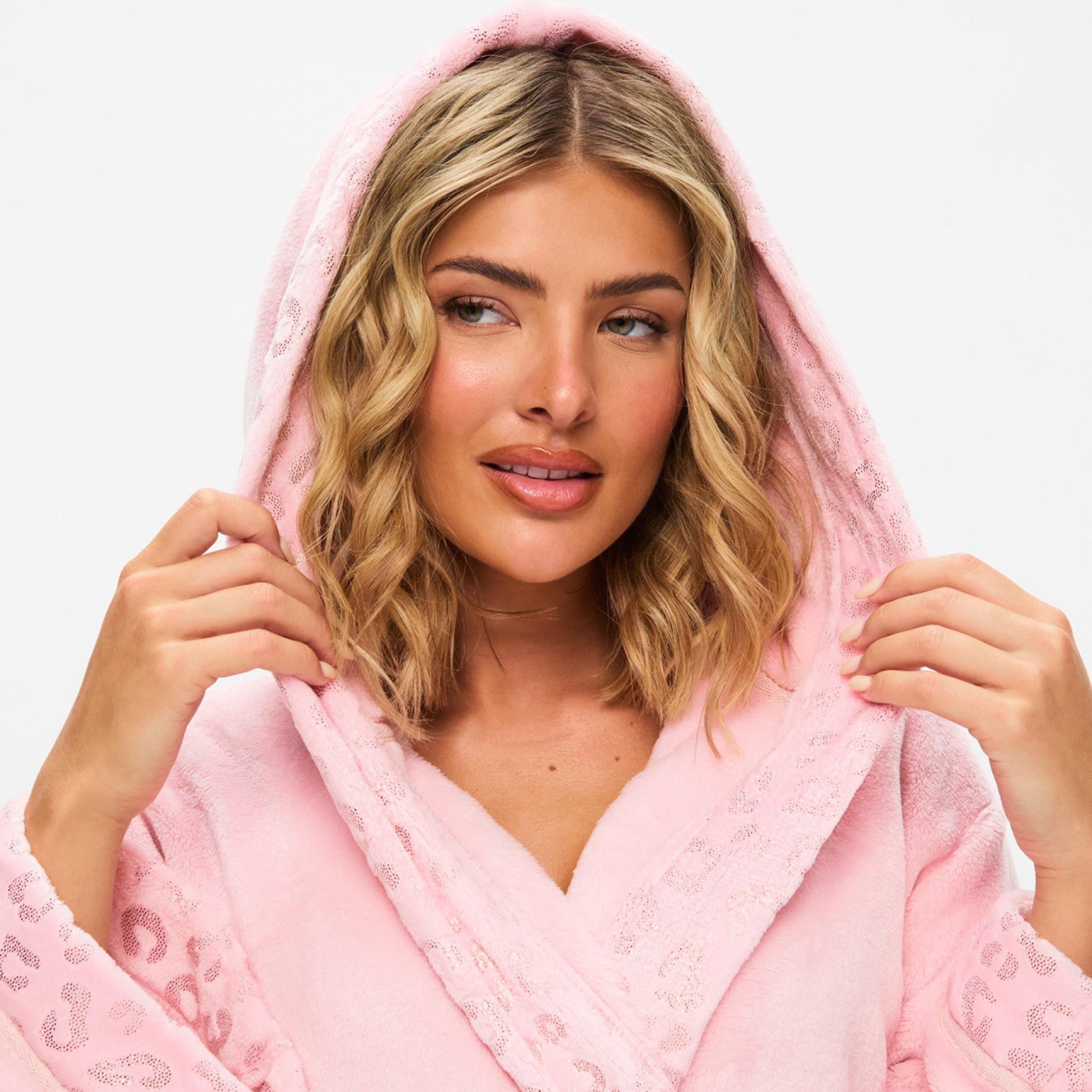 روب نسائي بأكمام طويلة وغطاء رأس ناعم وفرو من آن سمرز-women-clothing-nightwear-robes-image-2