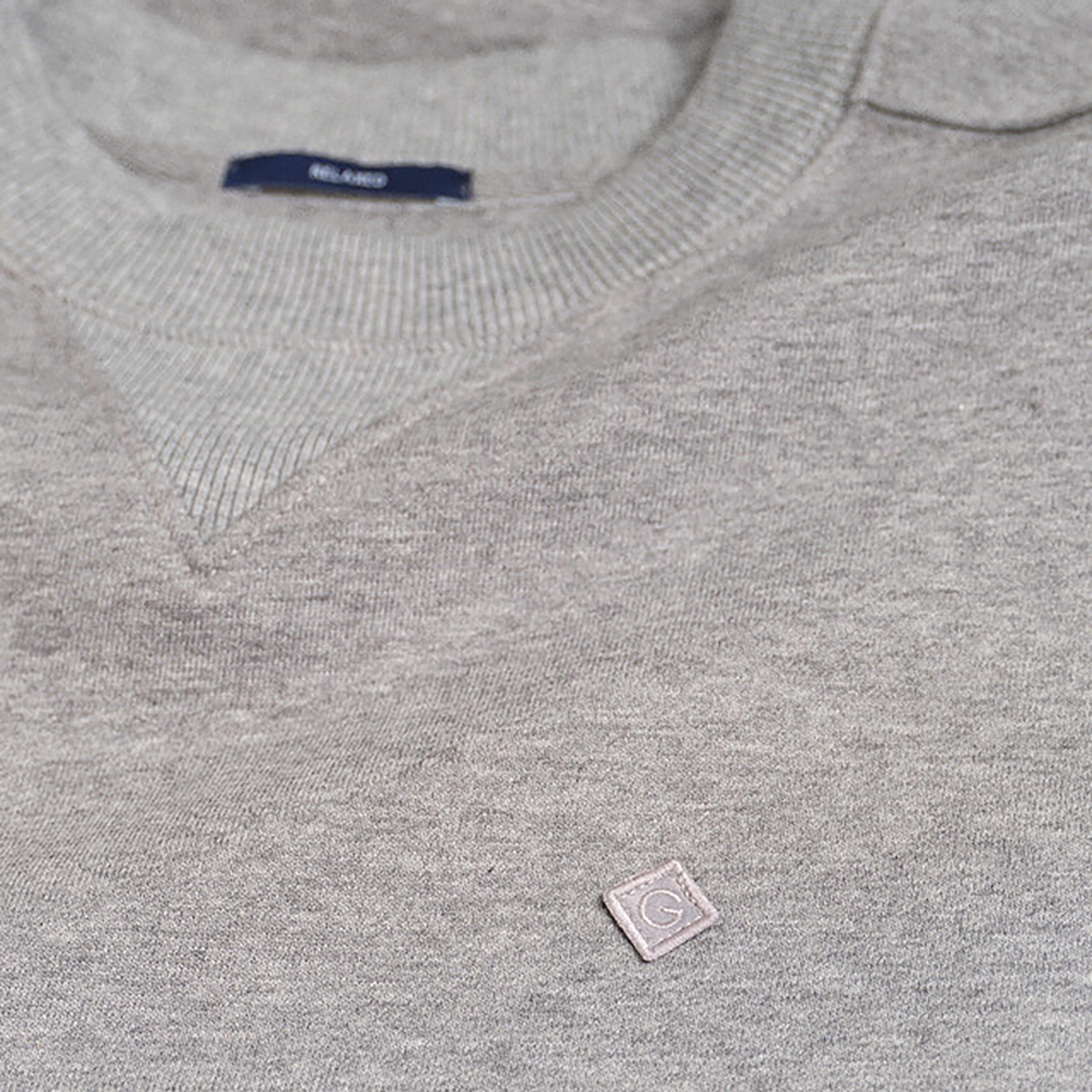 Gant Applique Crew Neck Sweatshirt-men-winterwear-hoodiesandsweatshirts-image-2