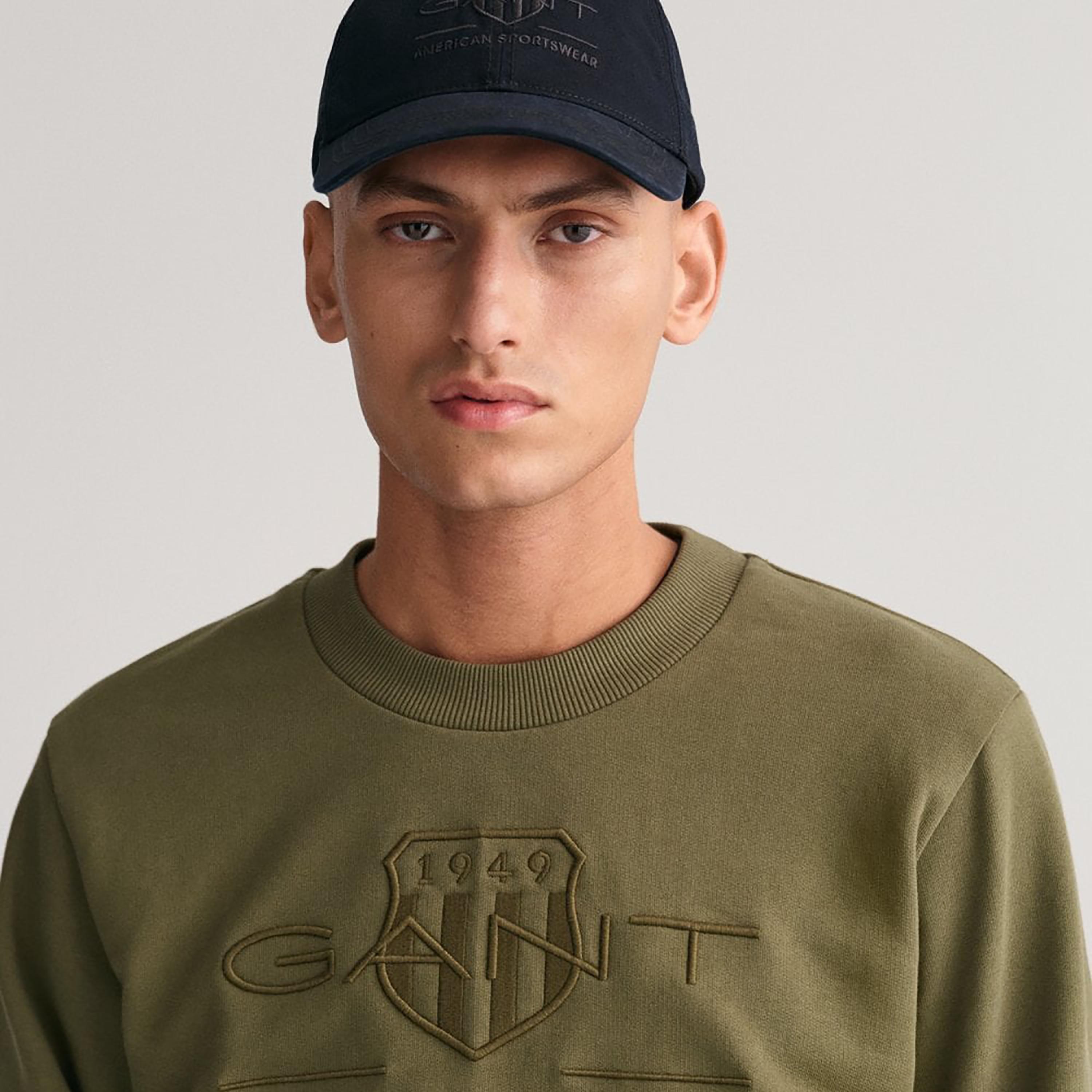 Gant Embroidered Logo Crew Neck Sweatshirt-men-winterwear-hoodiesandsweatshirts-image-2