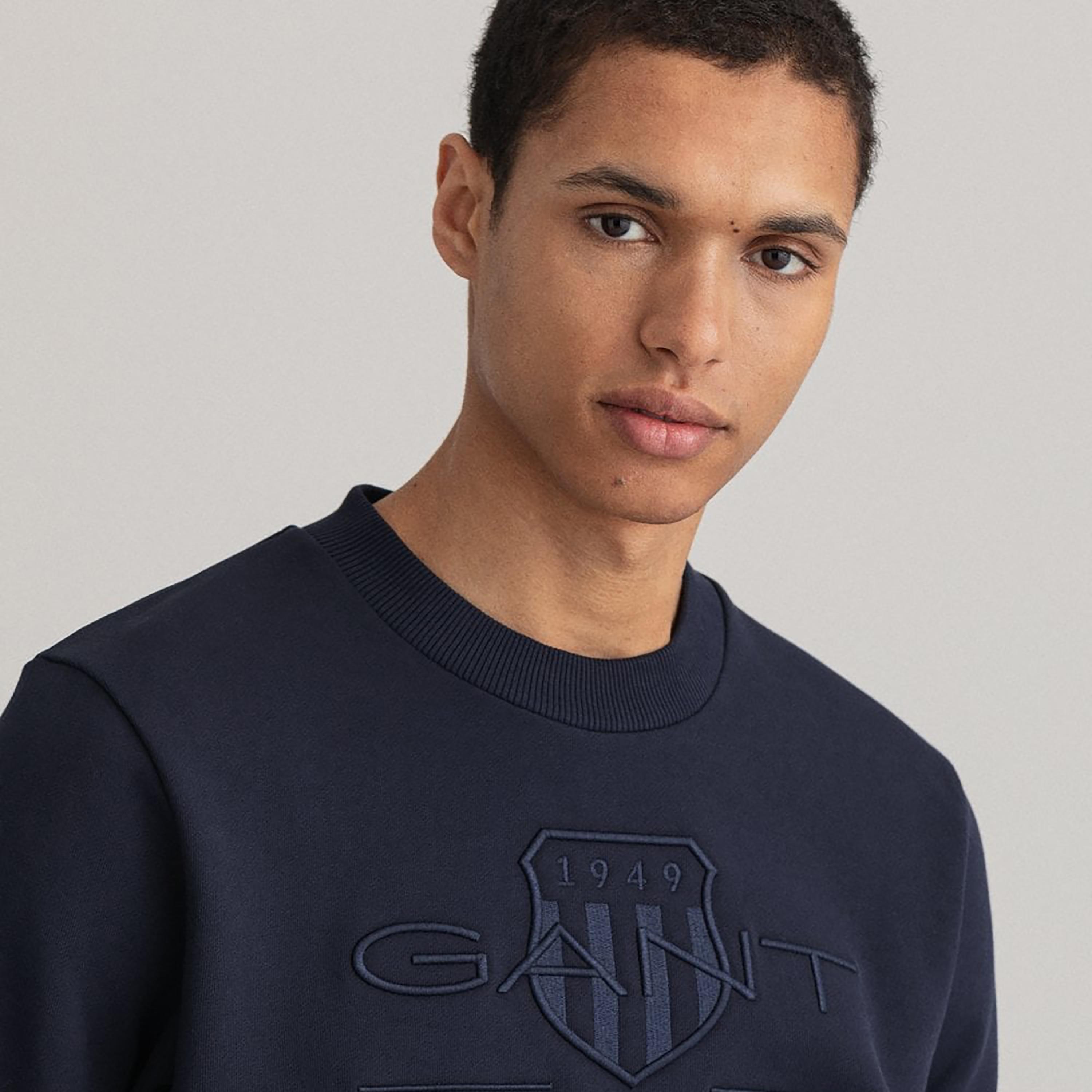 Gant Embroidered Logo Crew Neck Sweatshirt-men-winterwear-hoodiesandsweatshirts-image-3