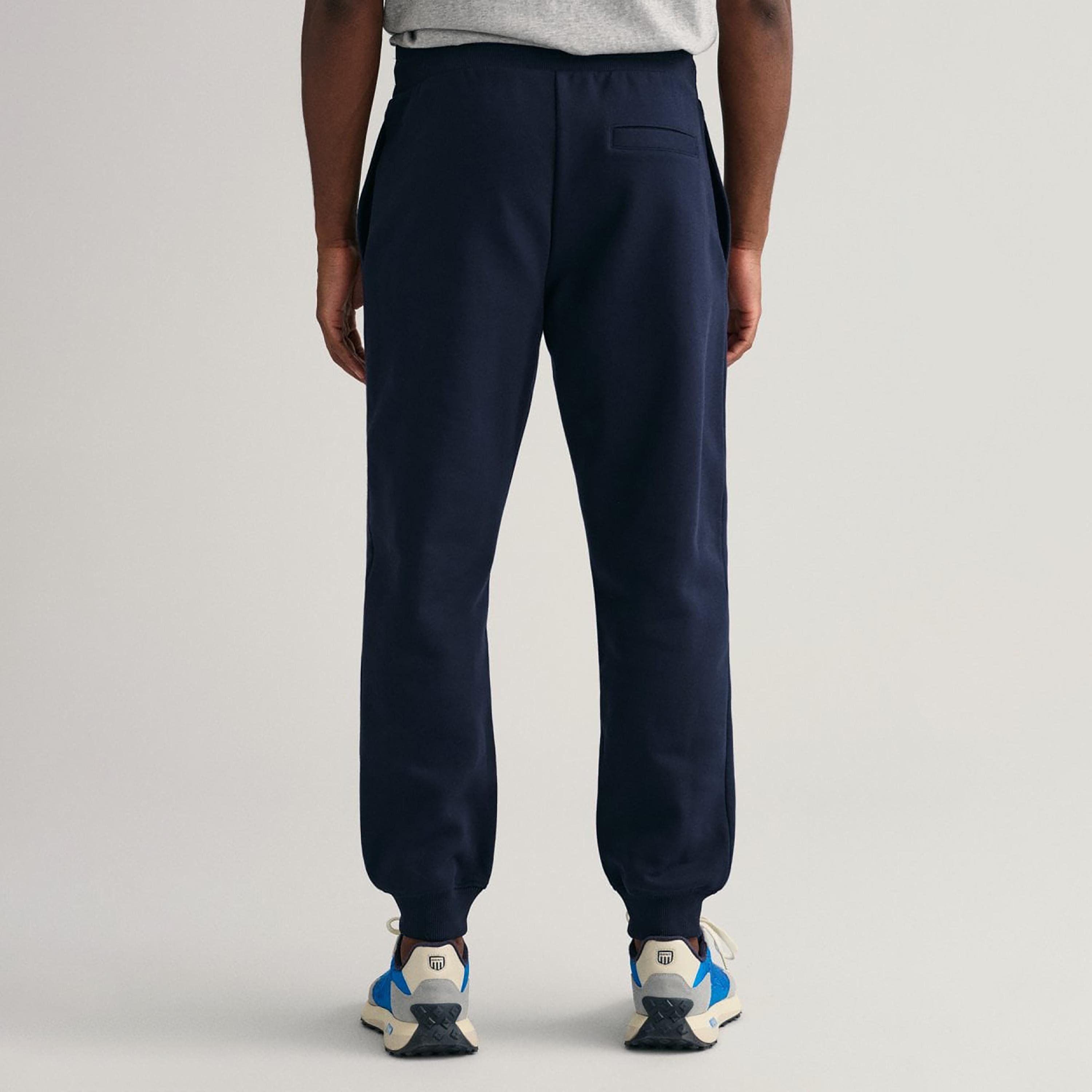 بنطال رياضي برباط متوسط الارتفاع ومطرز بشعار جانت-men-clothing-bottoms-joggers-image-4