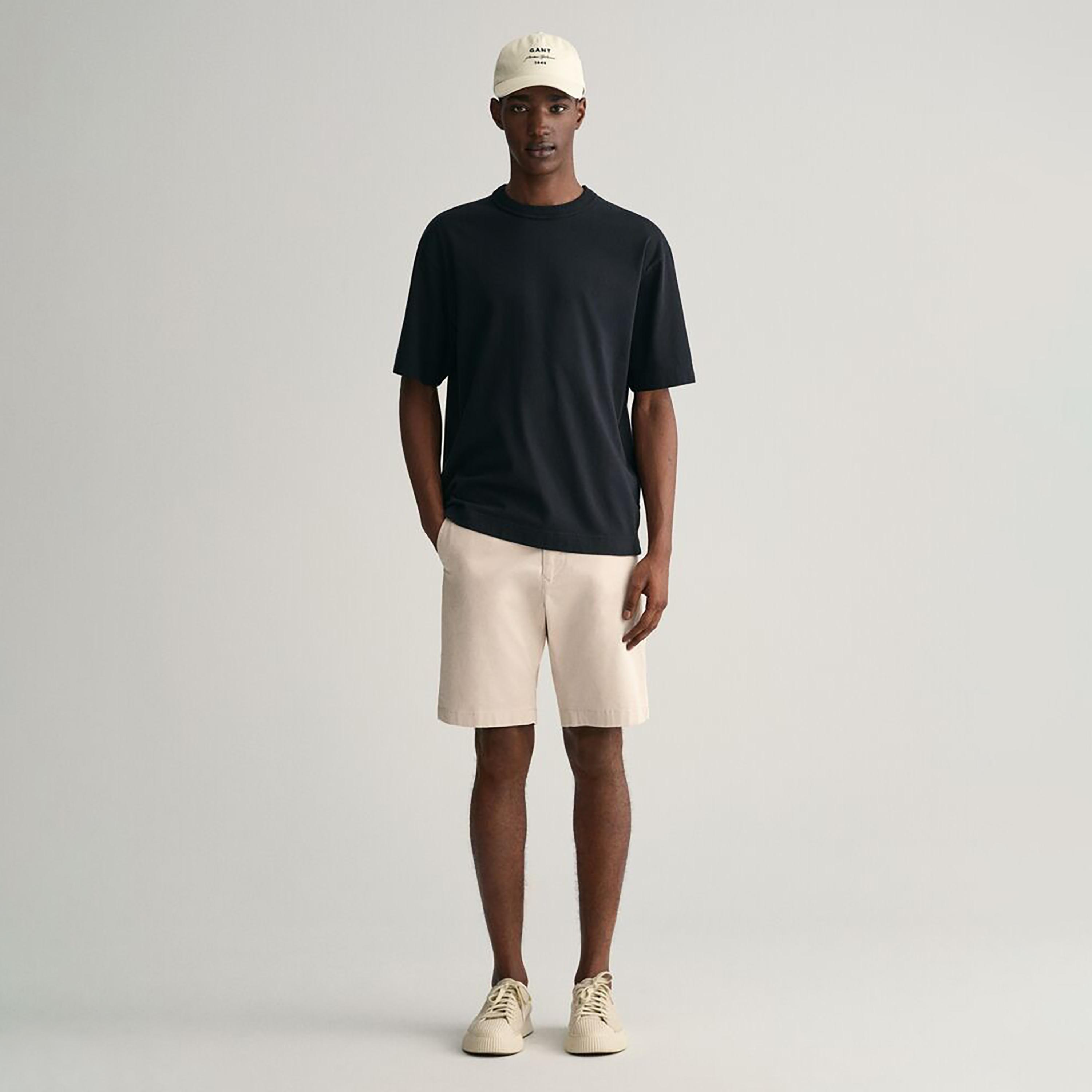 شورت تشينو رجالي سادة بخصر متوسط وأزرار وسحاب من جانت-men-clothing-bottoms-shorts-image-2