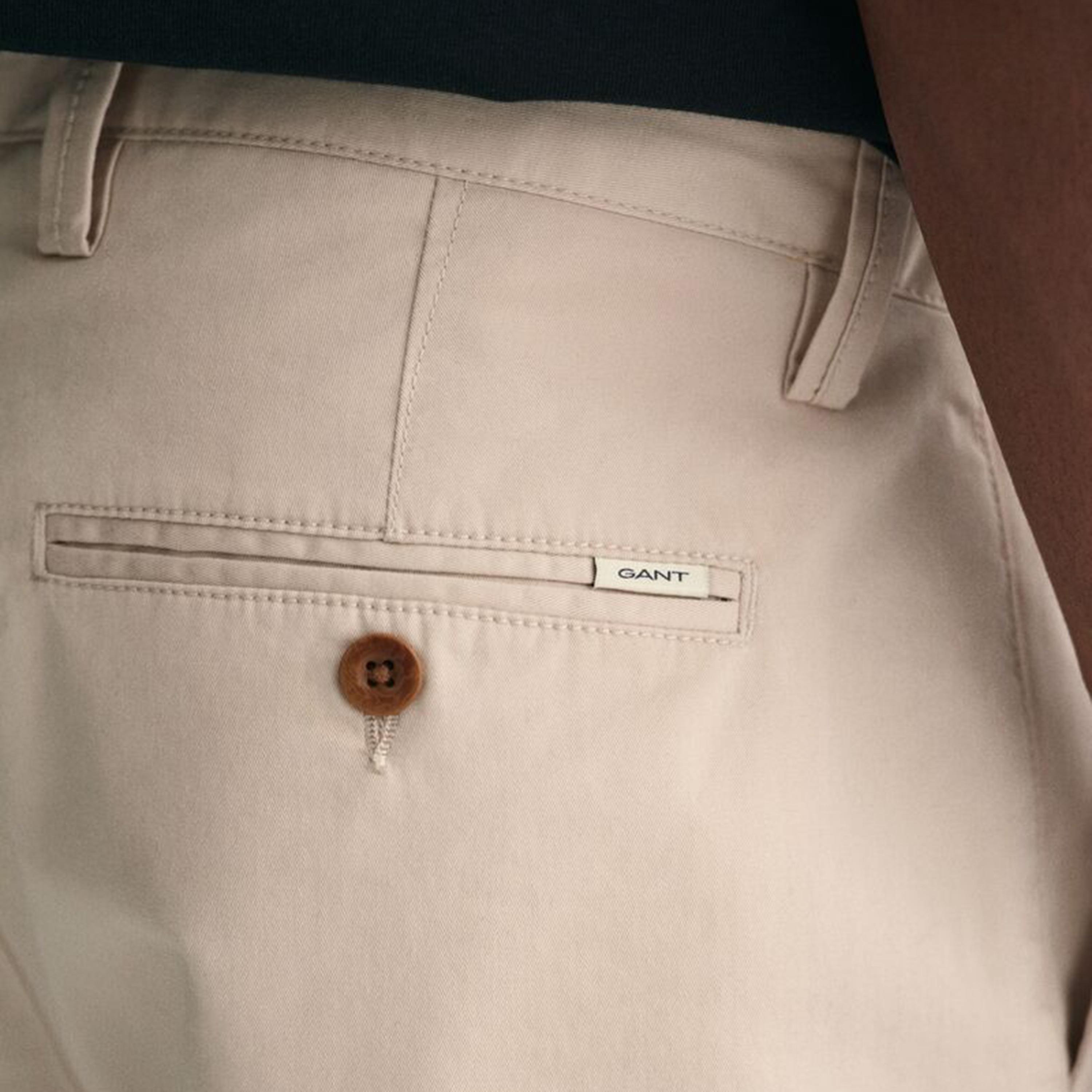 شورت تشينو رجالي سادة بخصر متوسط وأزرار وسحاب من جانت-men-clothing-bottoms-shorts-image-5