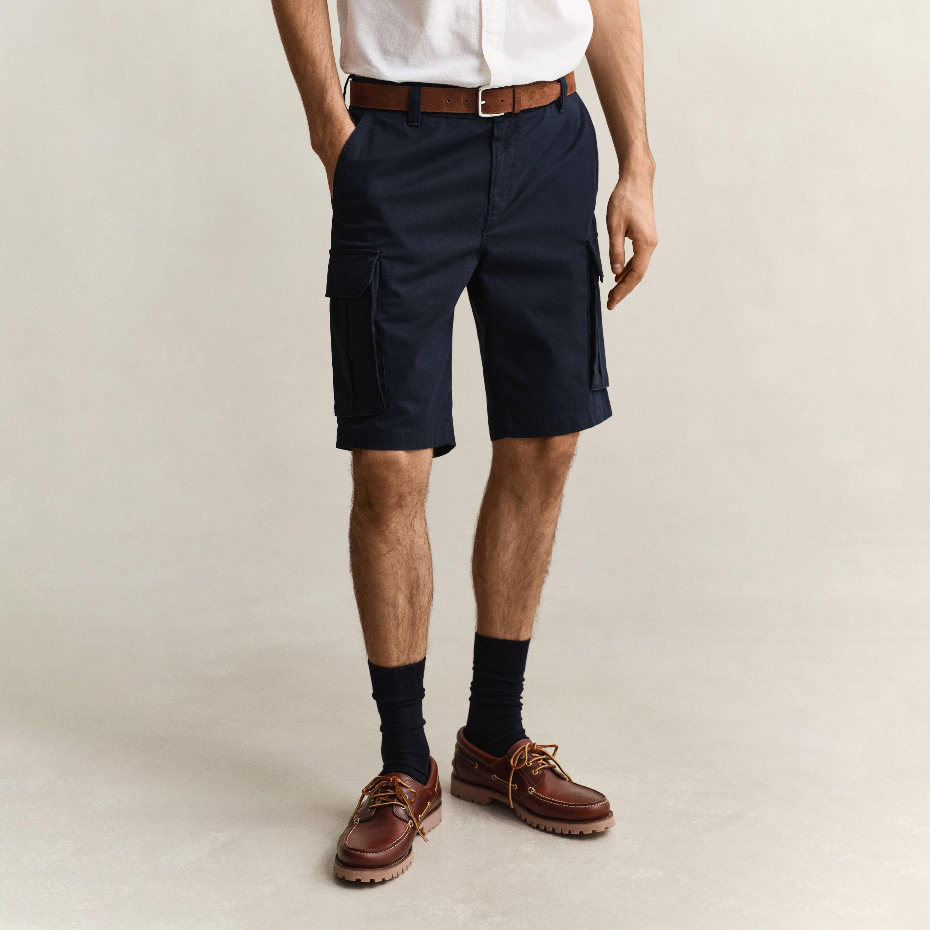 شورت "كارغو" رجالي سادة بخصر متوسط وسحاب وزر من جانت-men-clothing-bottoms-shorts-image-6