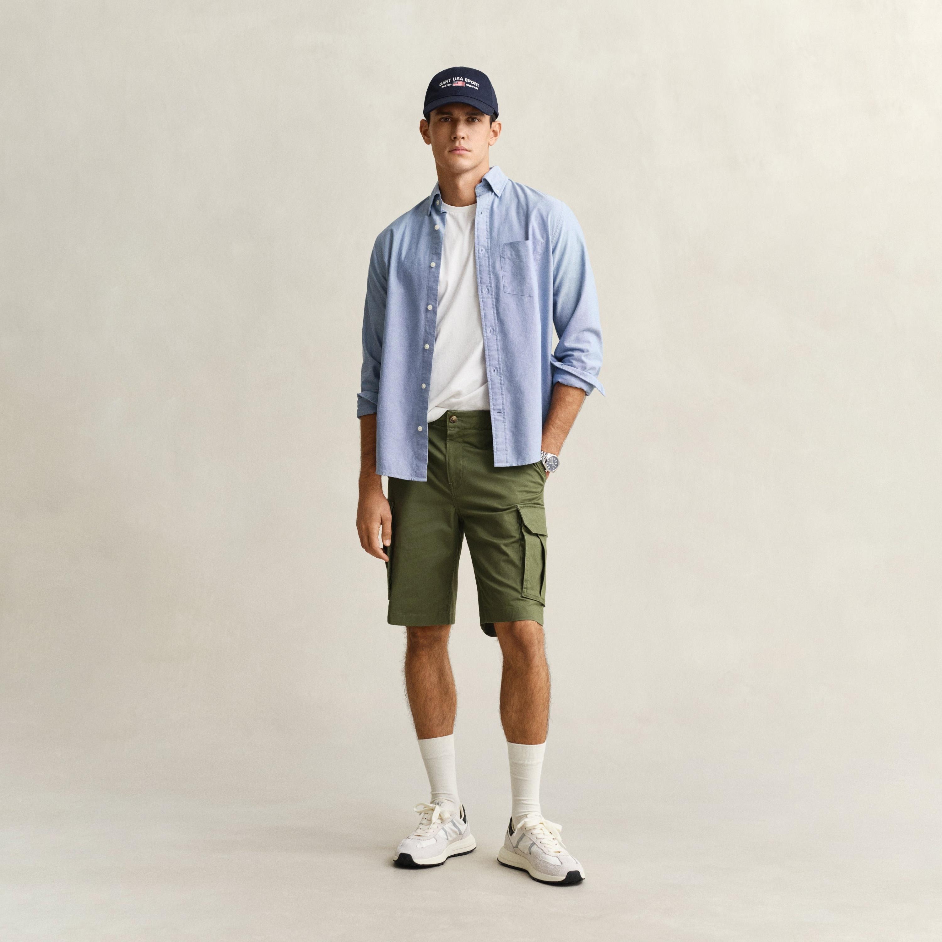 شورت "كارغو" رجالي سادة بخصر متوسط وسحاب وزر من جانت-men-clothing-bottoms-shorts-image-2