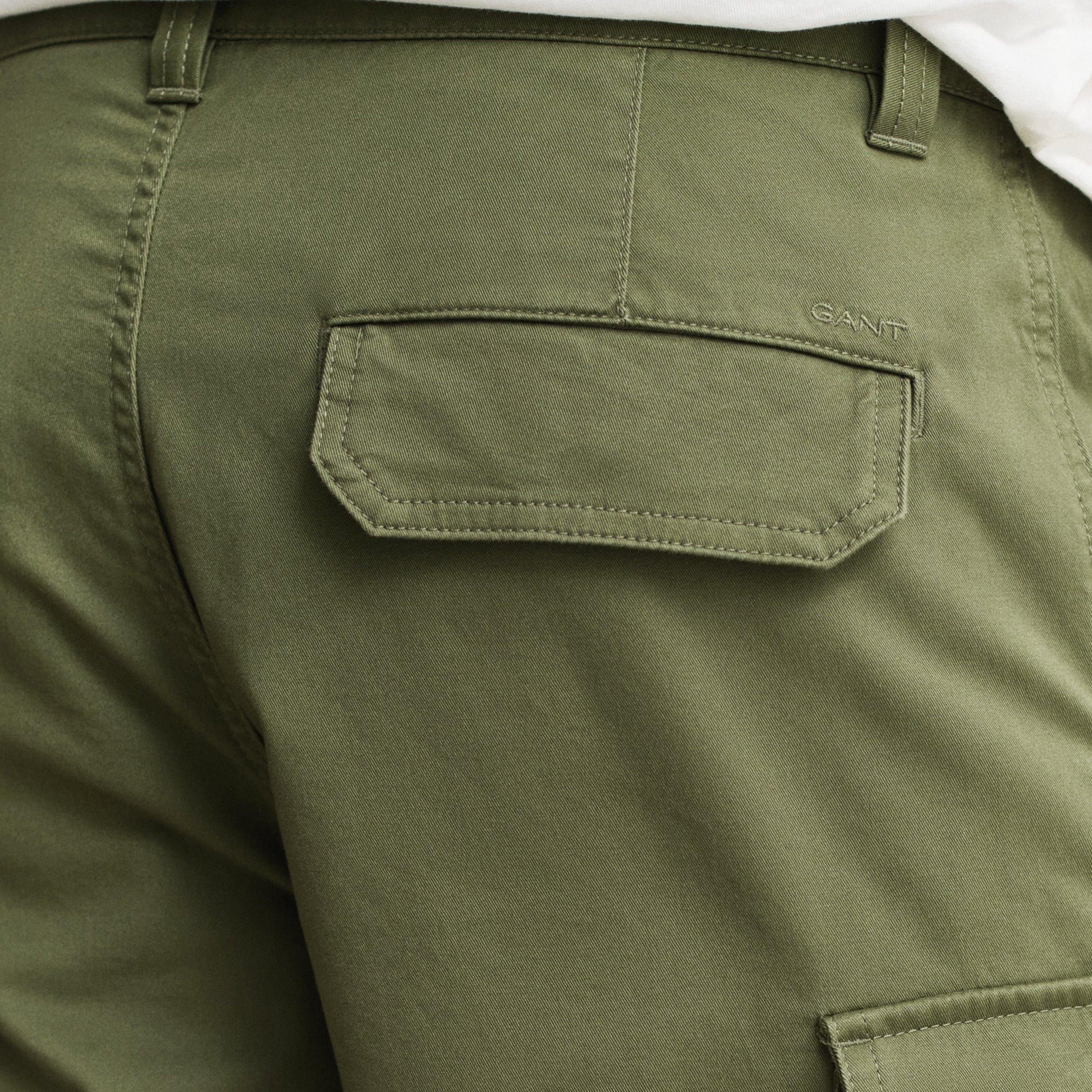 شورت "كارغو" رجالي سادة بخصر متوسط وسحاب وزر من جانت-men-clothing-bottoms-shorts-image-4