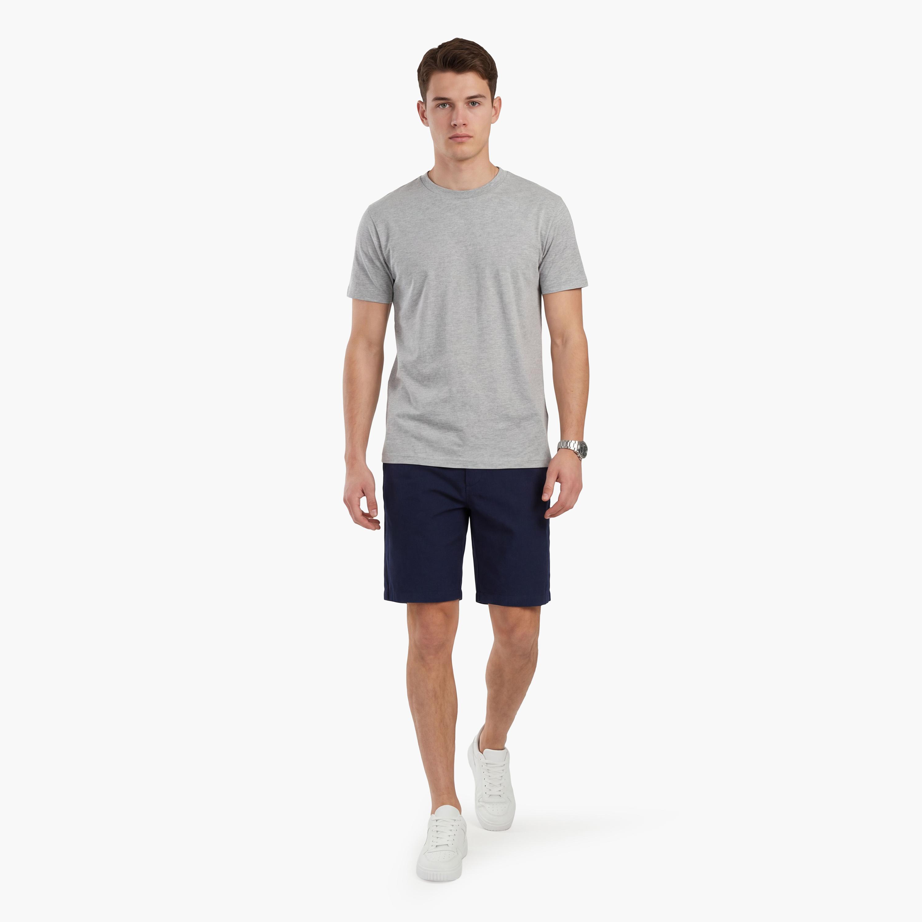 شورت تشينو رجالي سادة بخصر متوسط وأزرار وسحاب من جانت-men-clothing-bottoms-shorts-image-2