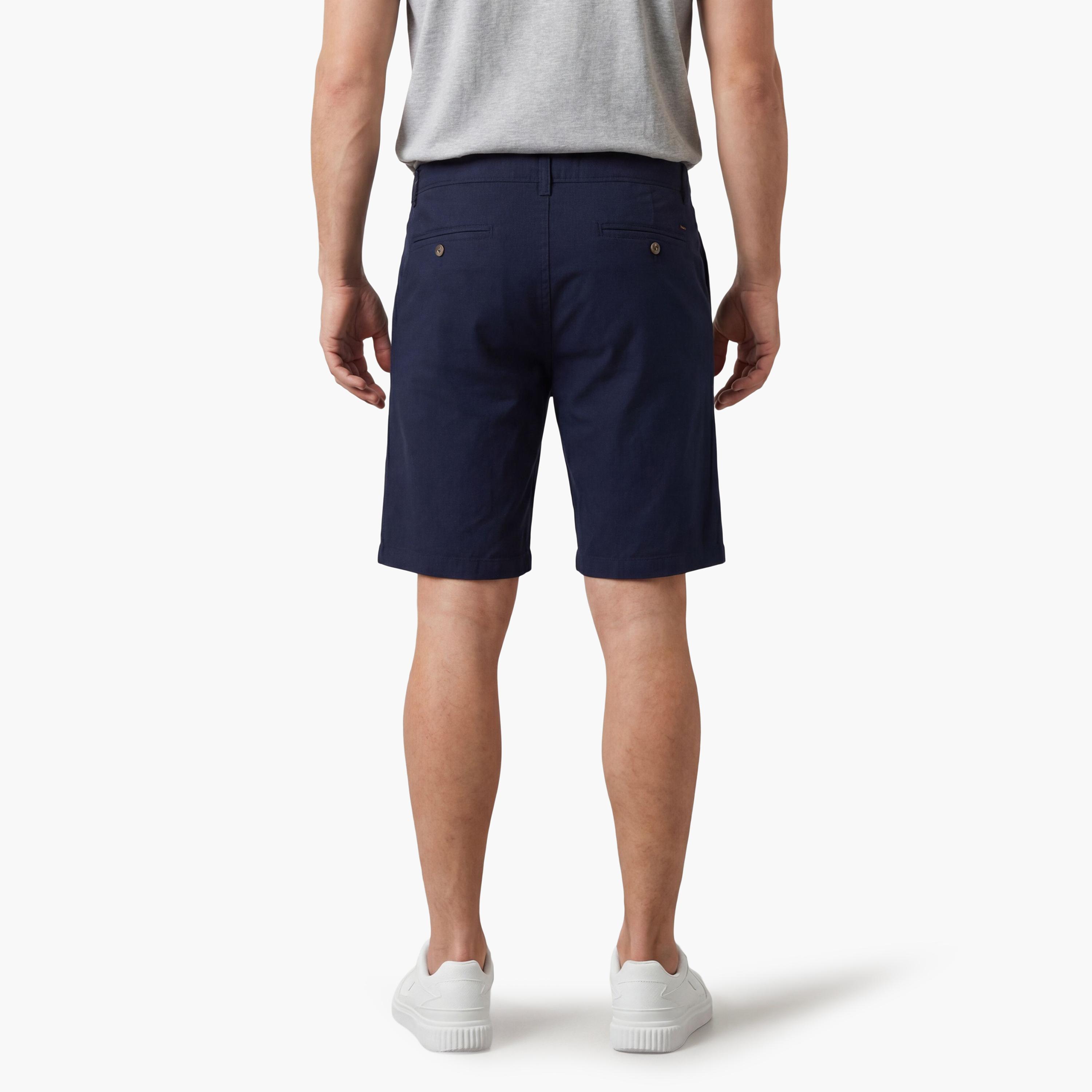 شورت تشينو رجالي سادة بخصر متوسط وأزرار وسحاب من جانت-men-clothing-bottoms-shorts-image-4