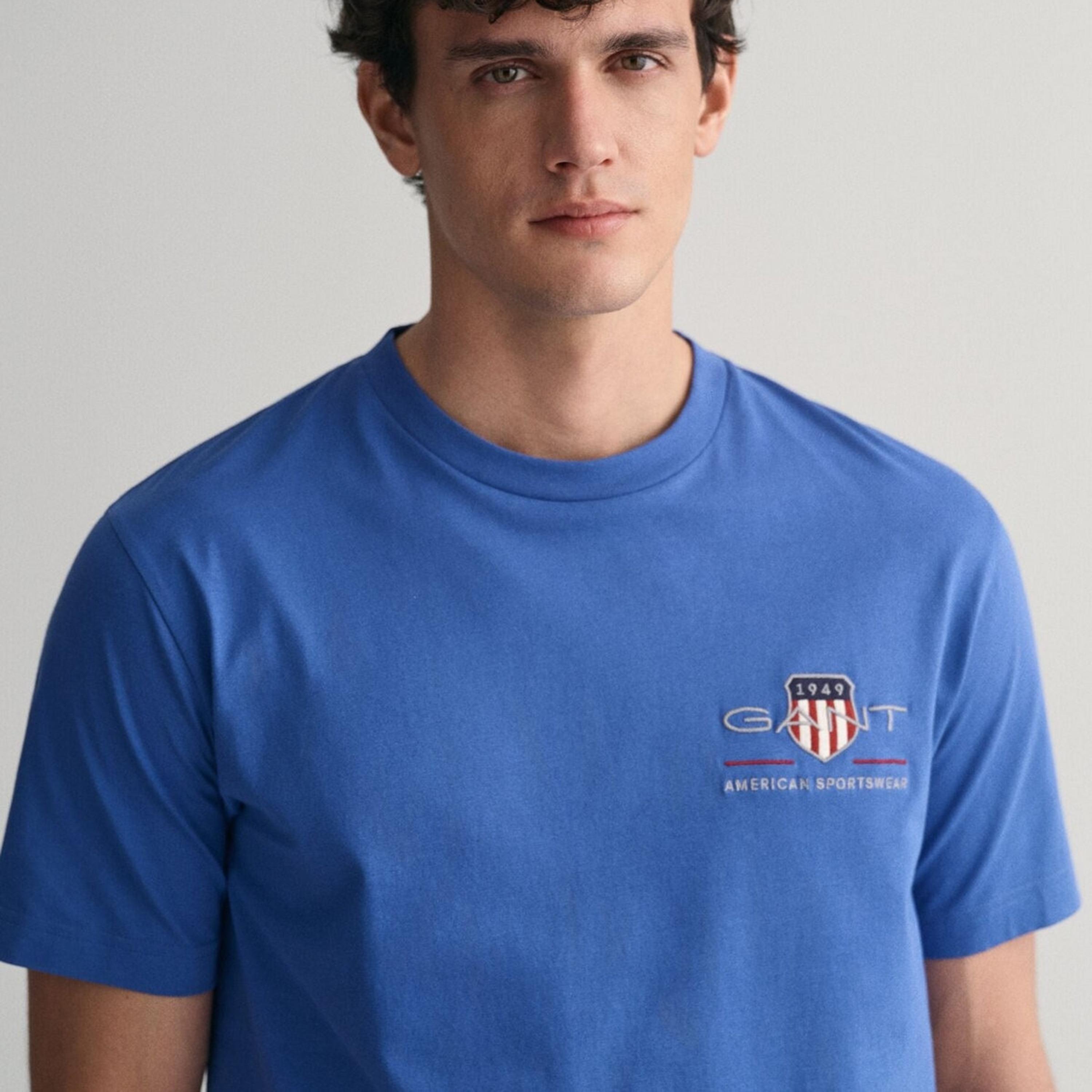 تيشيرت رجالي بياقة دائرية وأكمام قصيرة وسادة من جانت.-men-clothing-tshirtsandpolos-tshirts-image-3