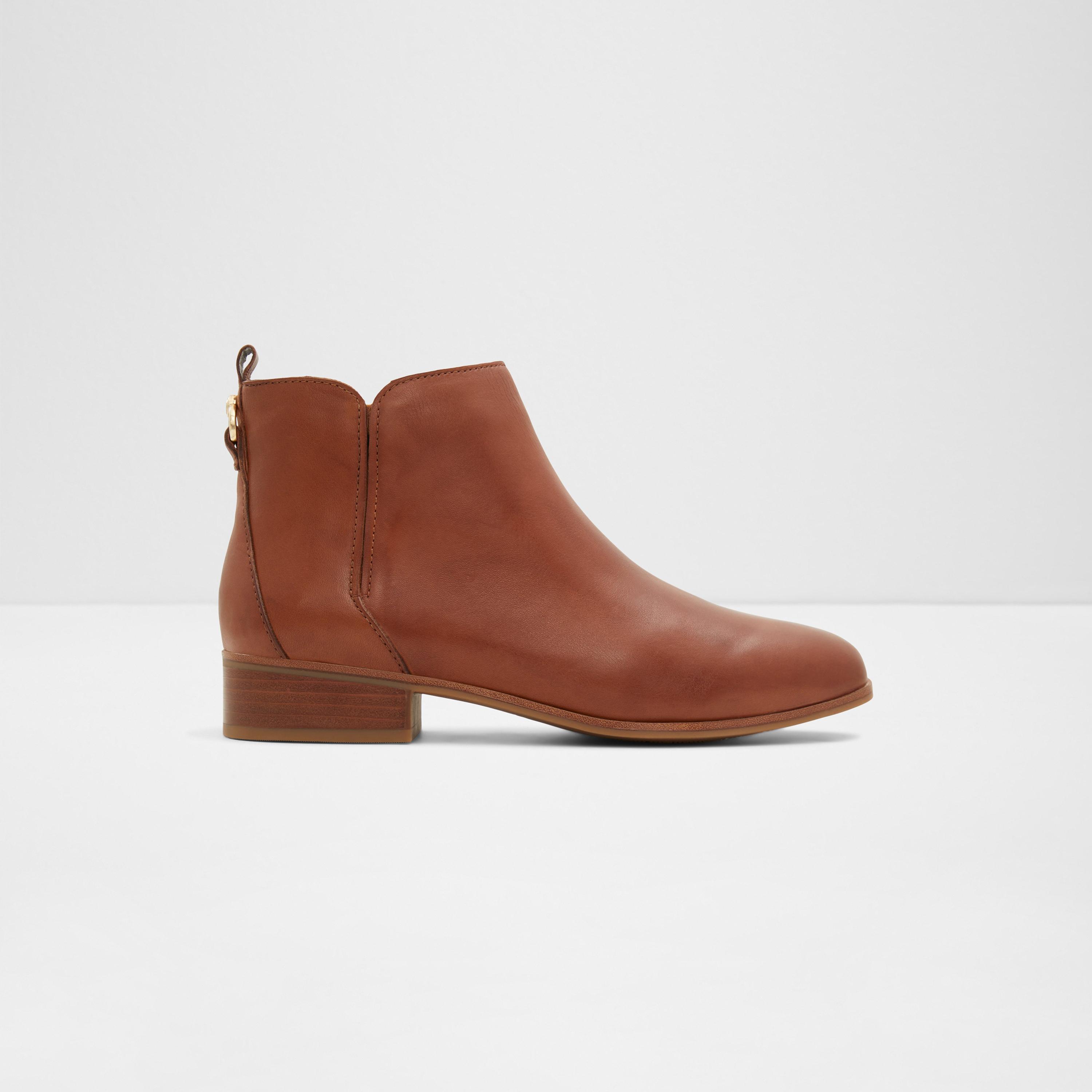 حذاء نسائي ذو مقدمة دائرية ومنخفضة للكاحل من ألدو فيريتي-women-shoes-boots-image-7