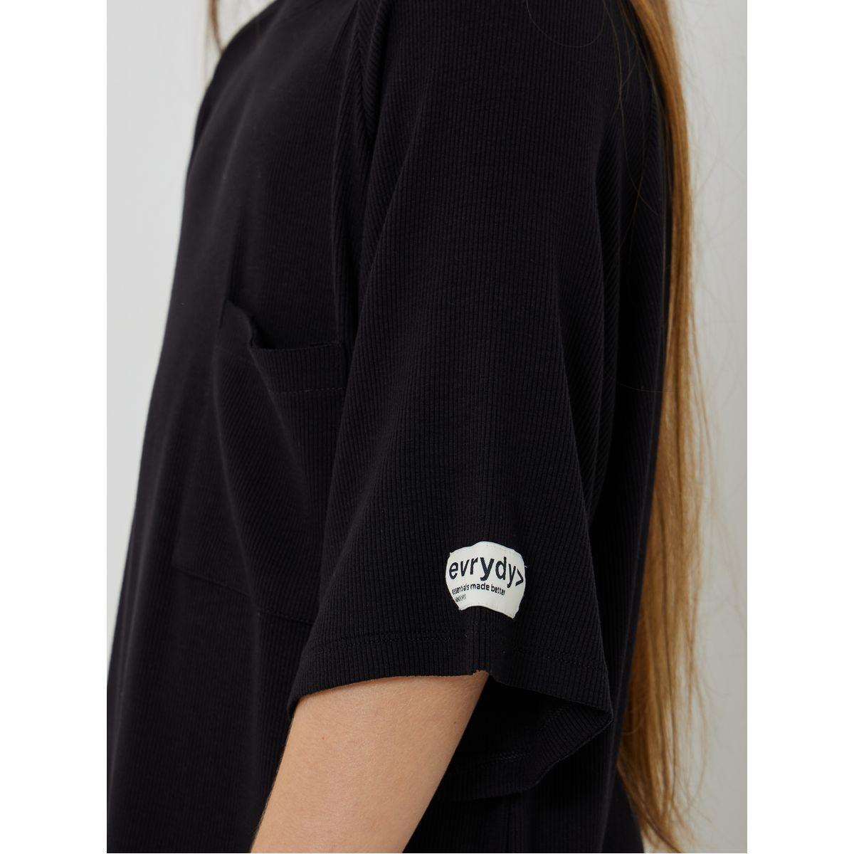 تيشيرت مضلع واسع مزين بشارة-girls-clothing-blousesandshirts-image-3